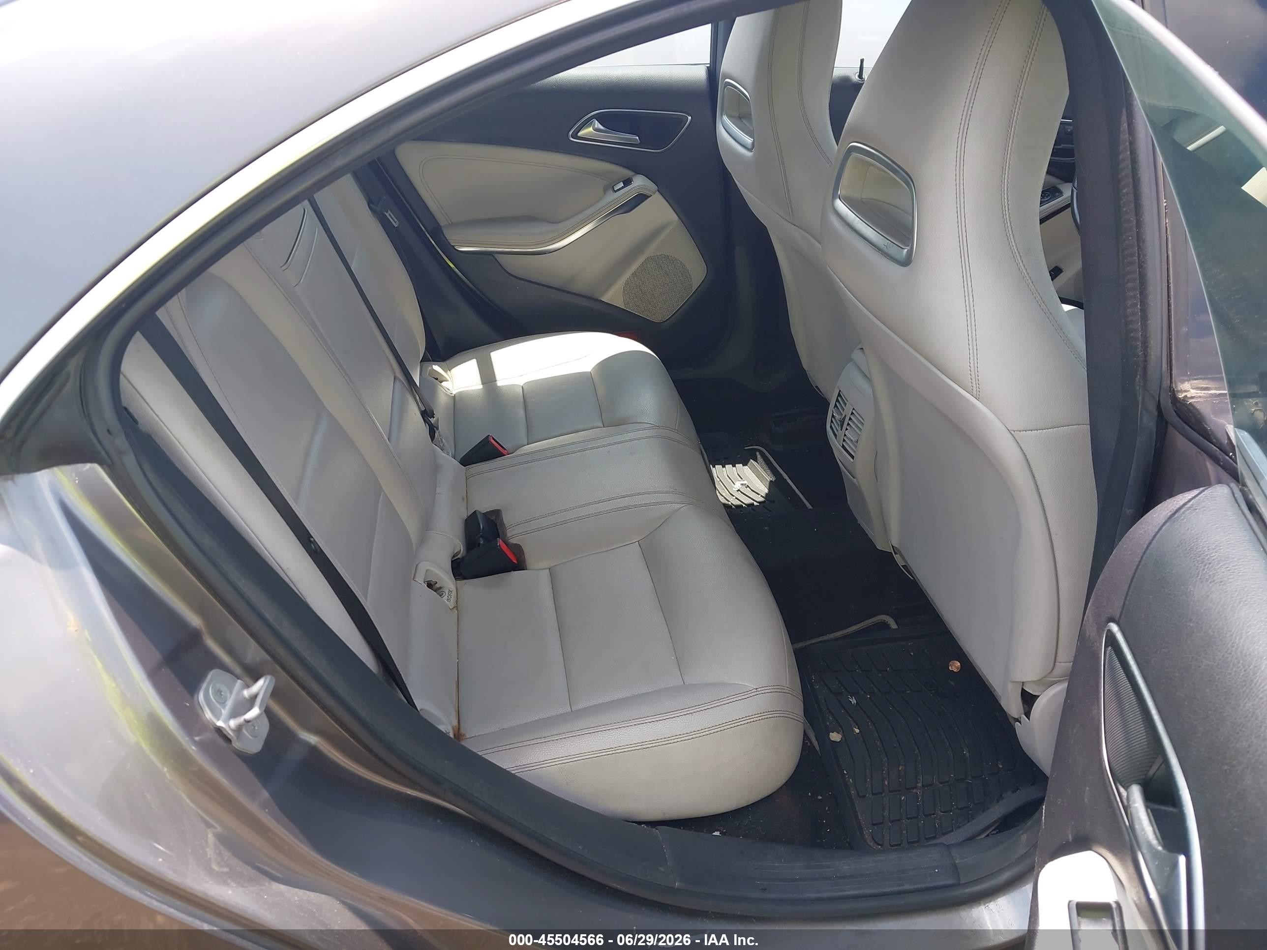 2015 Mercedes-benz Cla 250   Gray vin: WDDSJ4EB8FN184595
