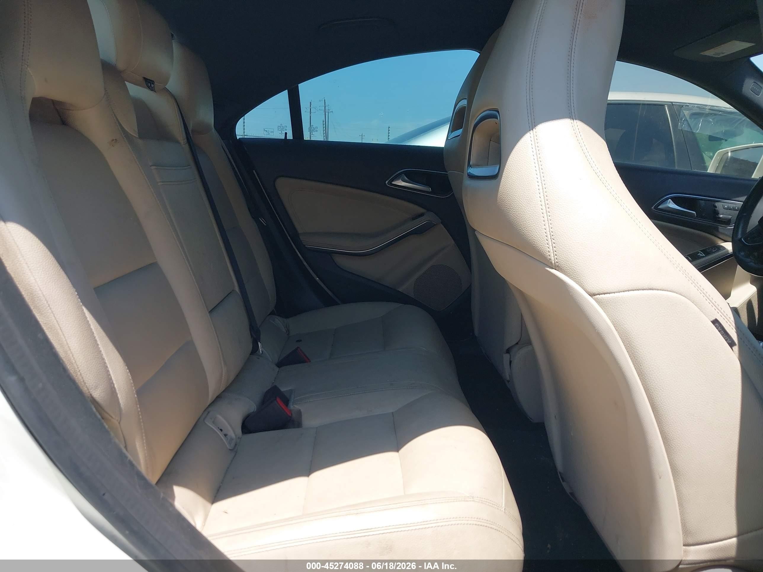 2015 Mercedes-benz Cla 250   Белый vin: WDDSJ4EB8FN205543