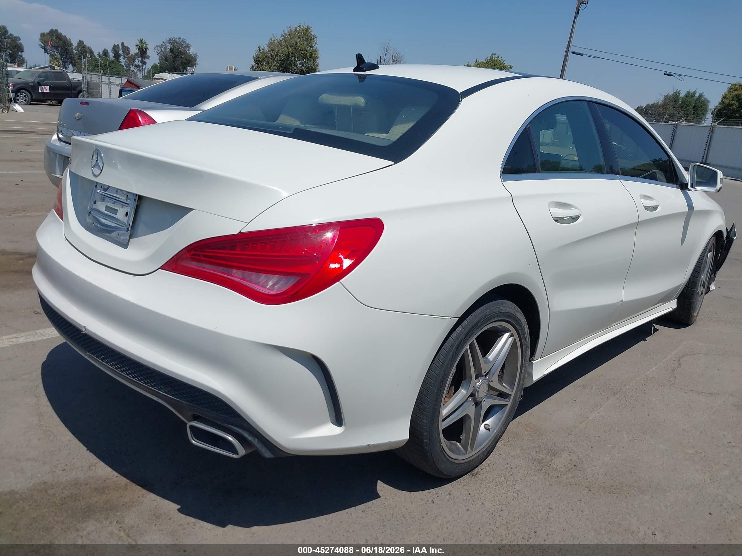 2015 Mercedes-benz Cla 250   Белый vin: WDDSJ4EB8FN205543