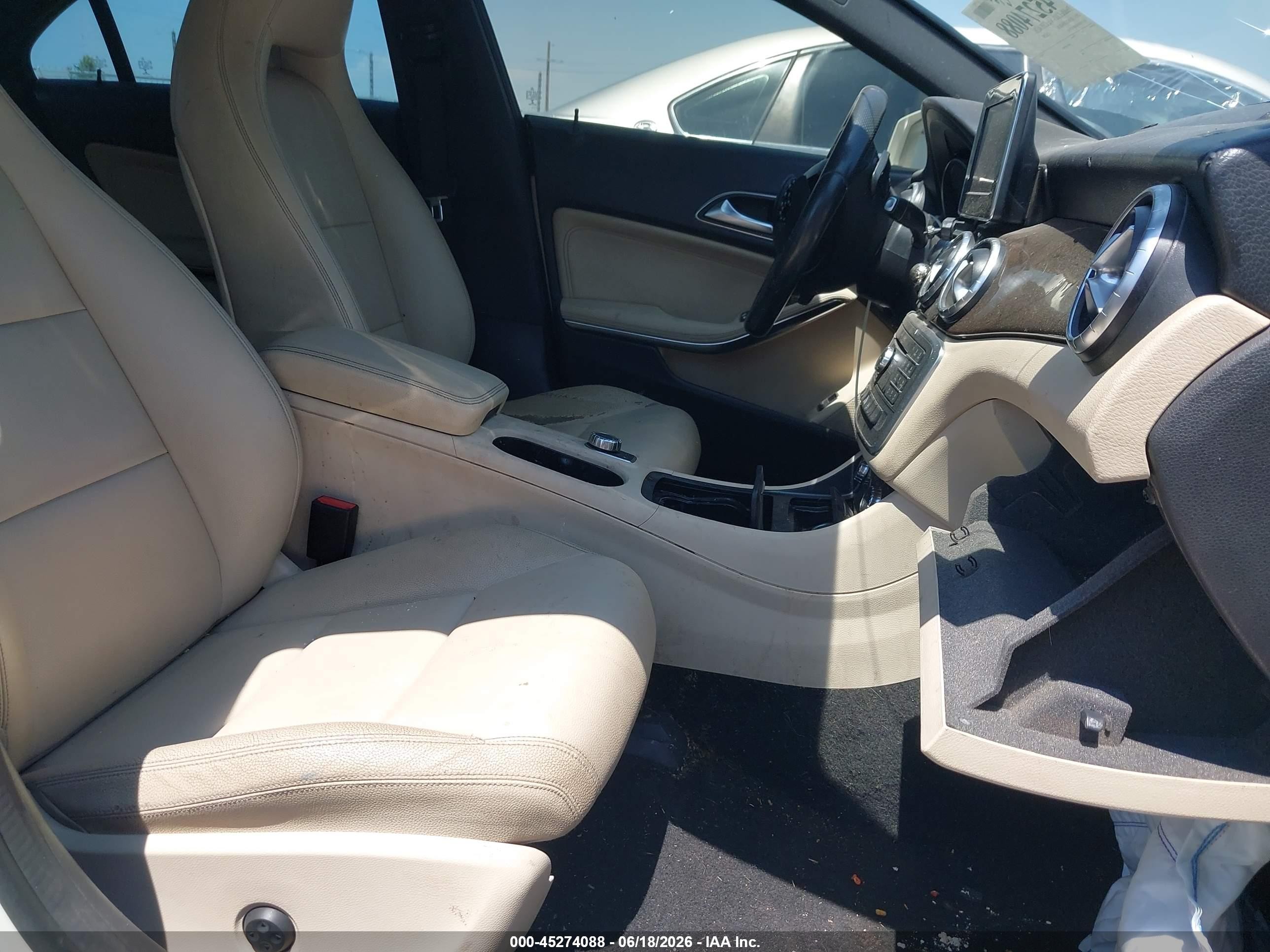 2015 Mercedes-benz Cla 250   Белый vin: WDDSJ4EB8FN205543