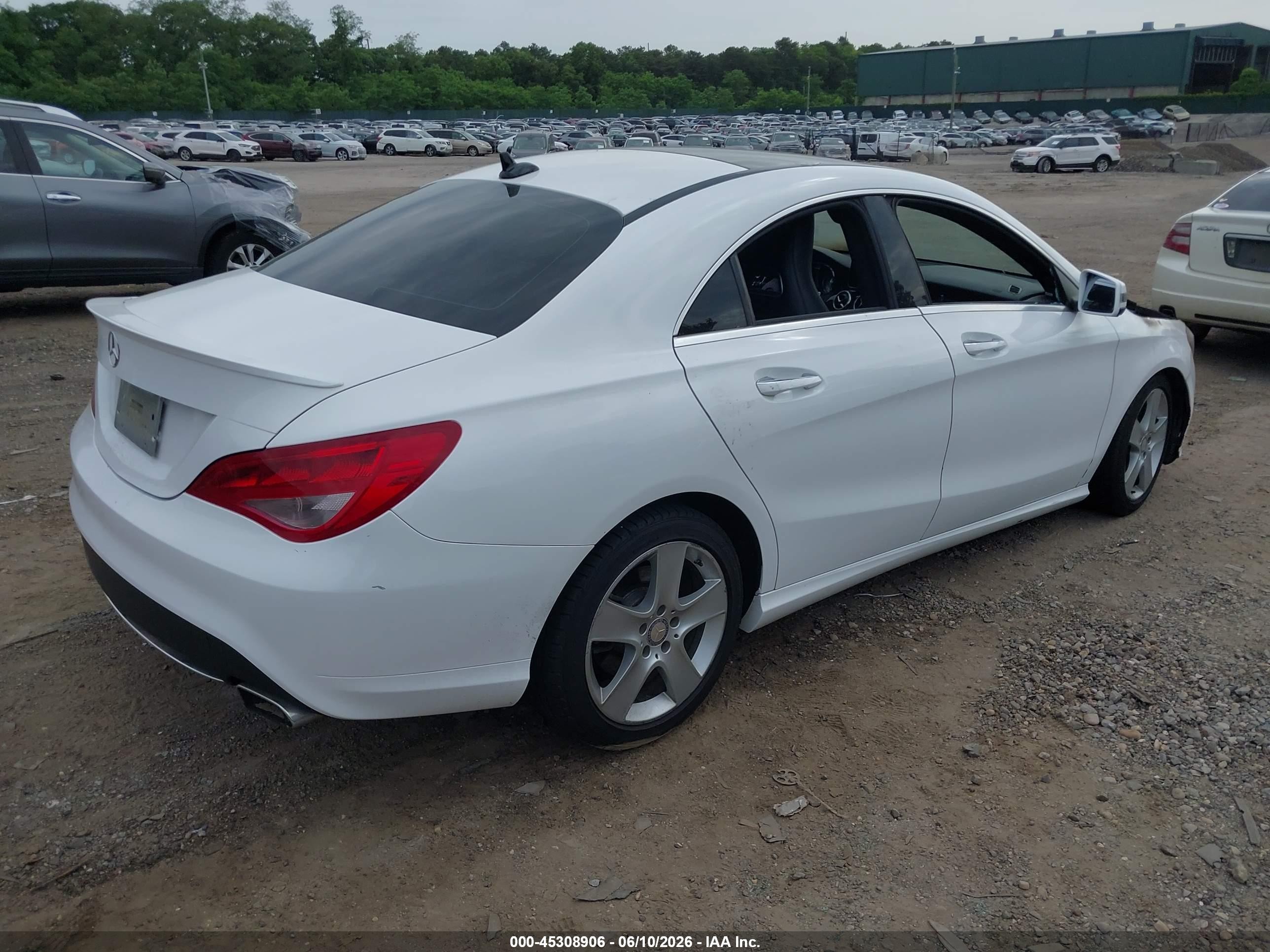 2015 Mercedes-benz Cla 250   White vin: WDDSJ4EB8FN229454