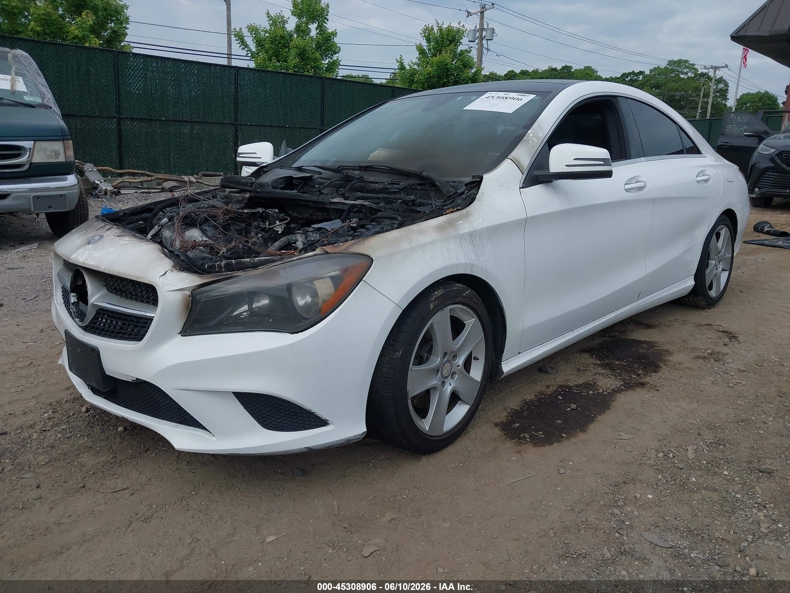 2015 Mercedes-benz Cla 250   White vin: WDDSJ4EB8FN229454