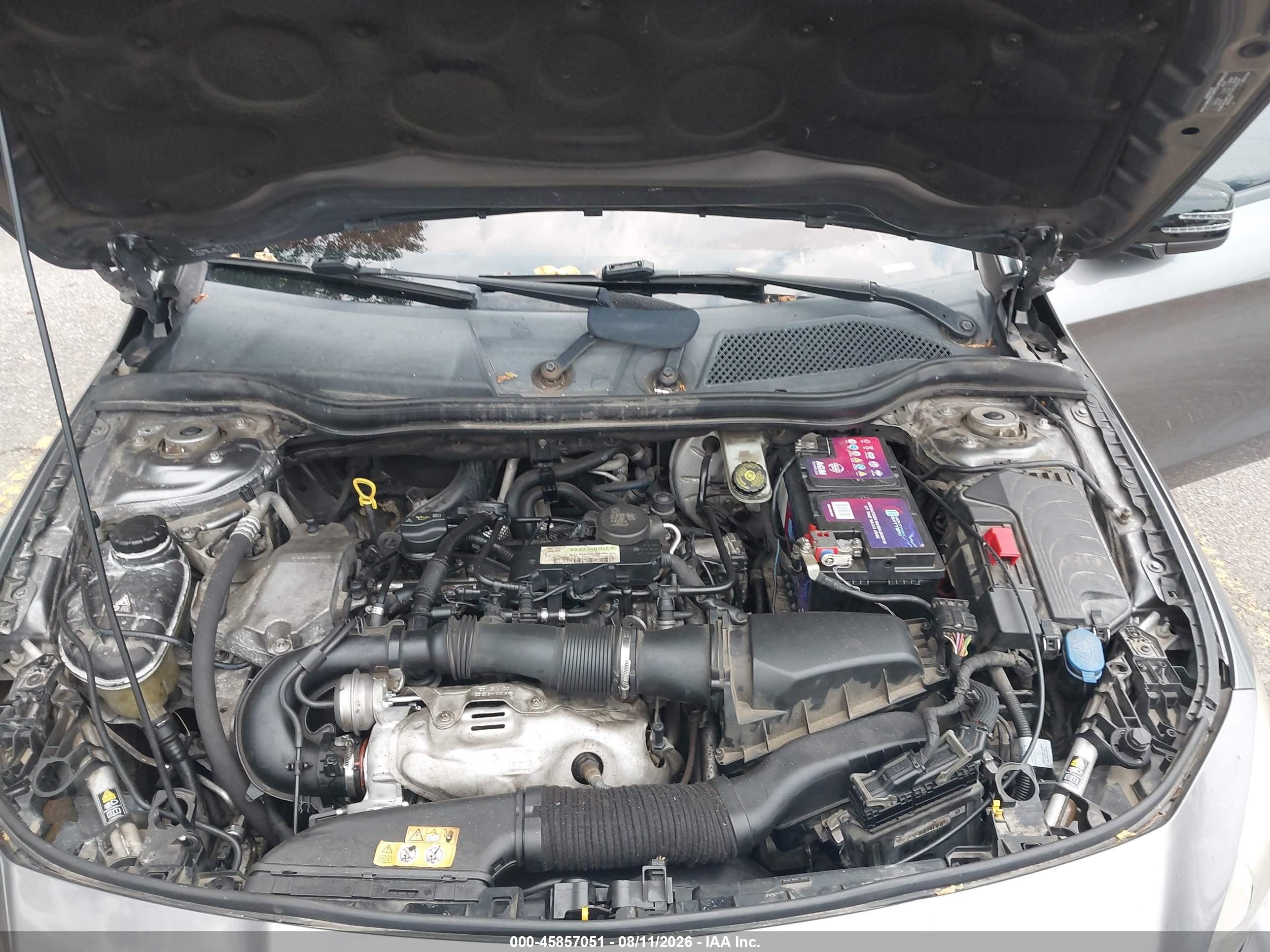 2014 Mercedes-benz Cla 250   Silver vin: WDDSJ4EB9EN028371