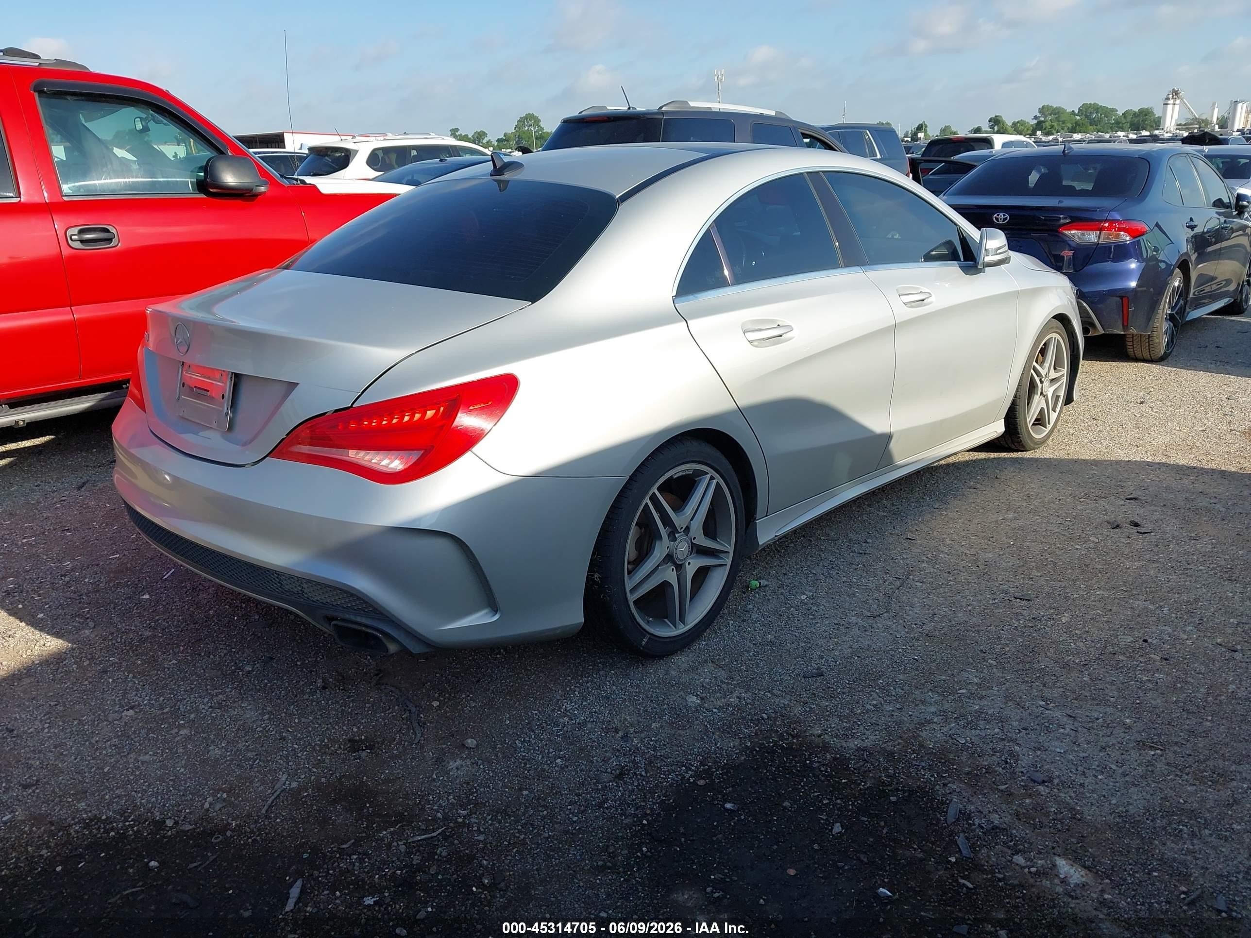 2014 Mercedes-benz Cla 250   Серебряный vin: WDDSJ4EB9EN035014