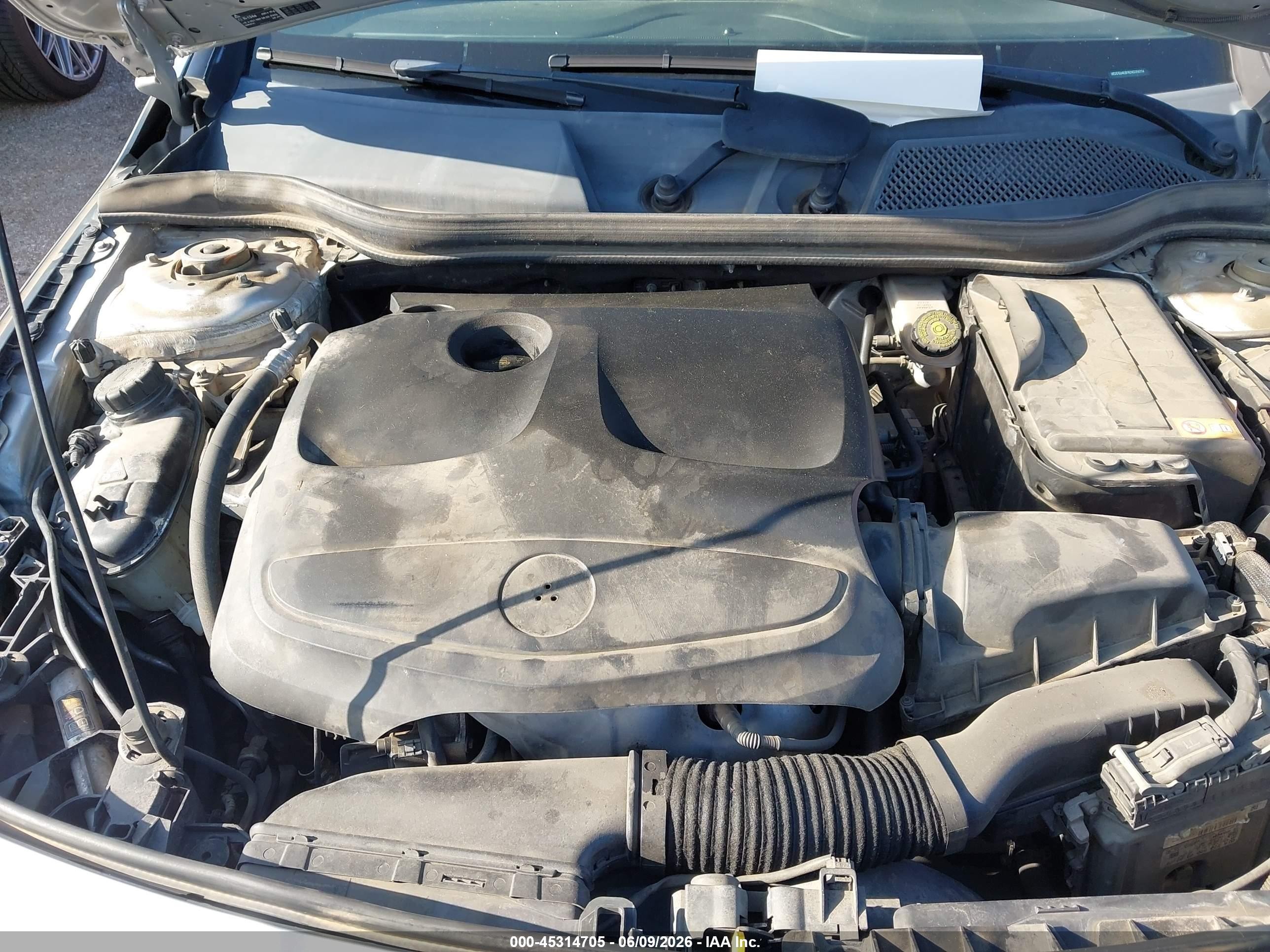 2014 Mercedes-benz Cla 250   Серебряный vin: WDDSJ4EB9EN035014