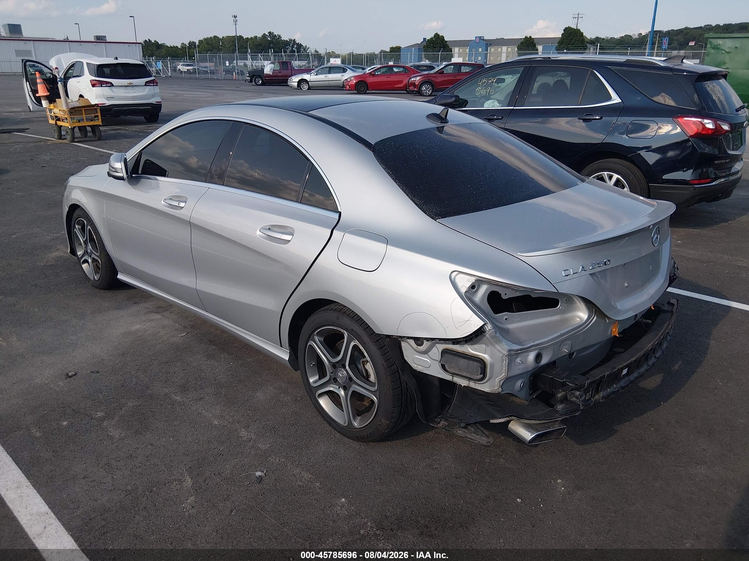 2014 Mercedes-benz Cla 250   Silver vin: WDDSJ4EB9EN037927