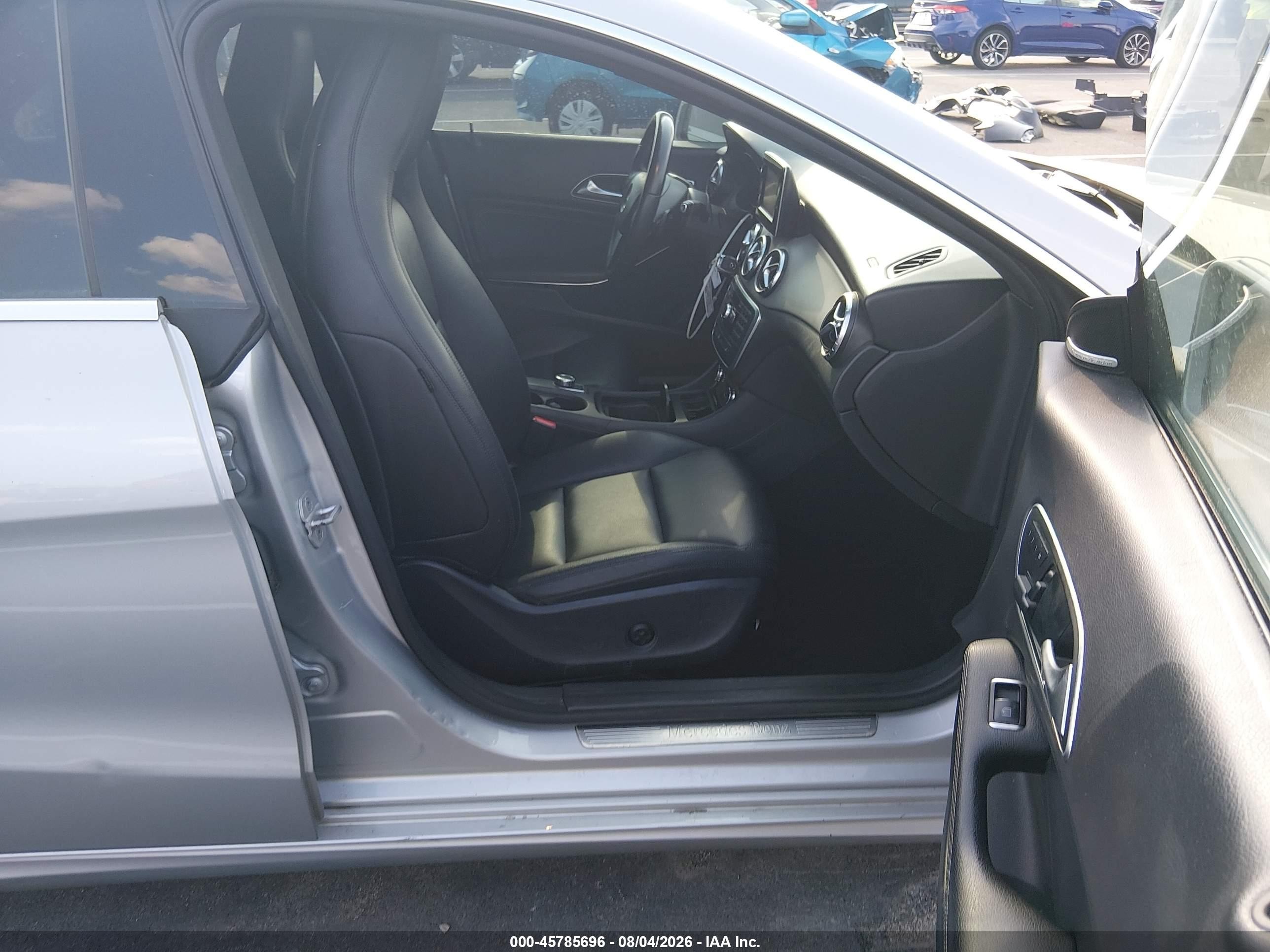 2014 Mercedes-benz Cla 250   Silver vin: WDDSJ4EB9EN037927
