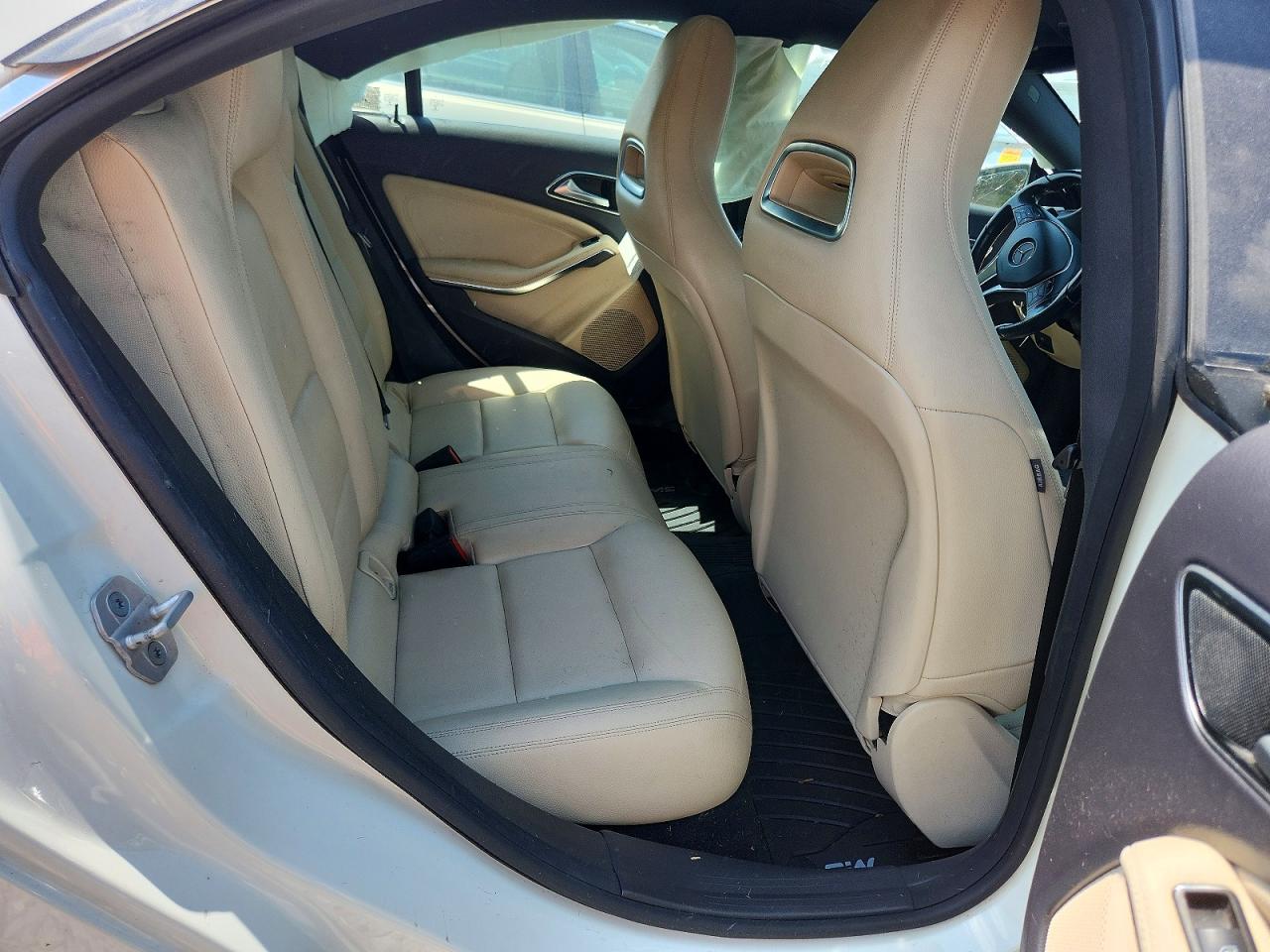 2014 Mercedes-benz Cla 250 White vin: WDDSJ4EB9EN063525