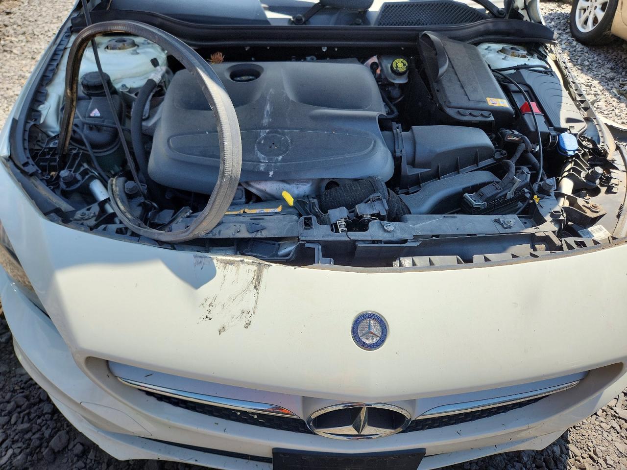 2014 Mercedes-benz Cla 250 White vin: WDDSJ4EB9EN063525