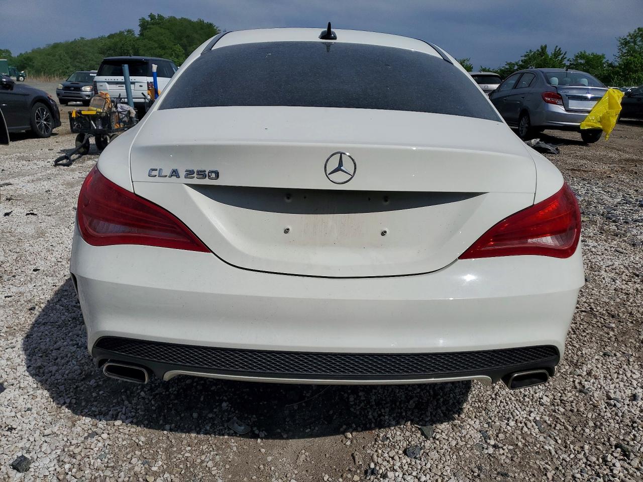 2014 Mercedes-benz Cla 250 White vin: WDDSJ4EB9EN090787