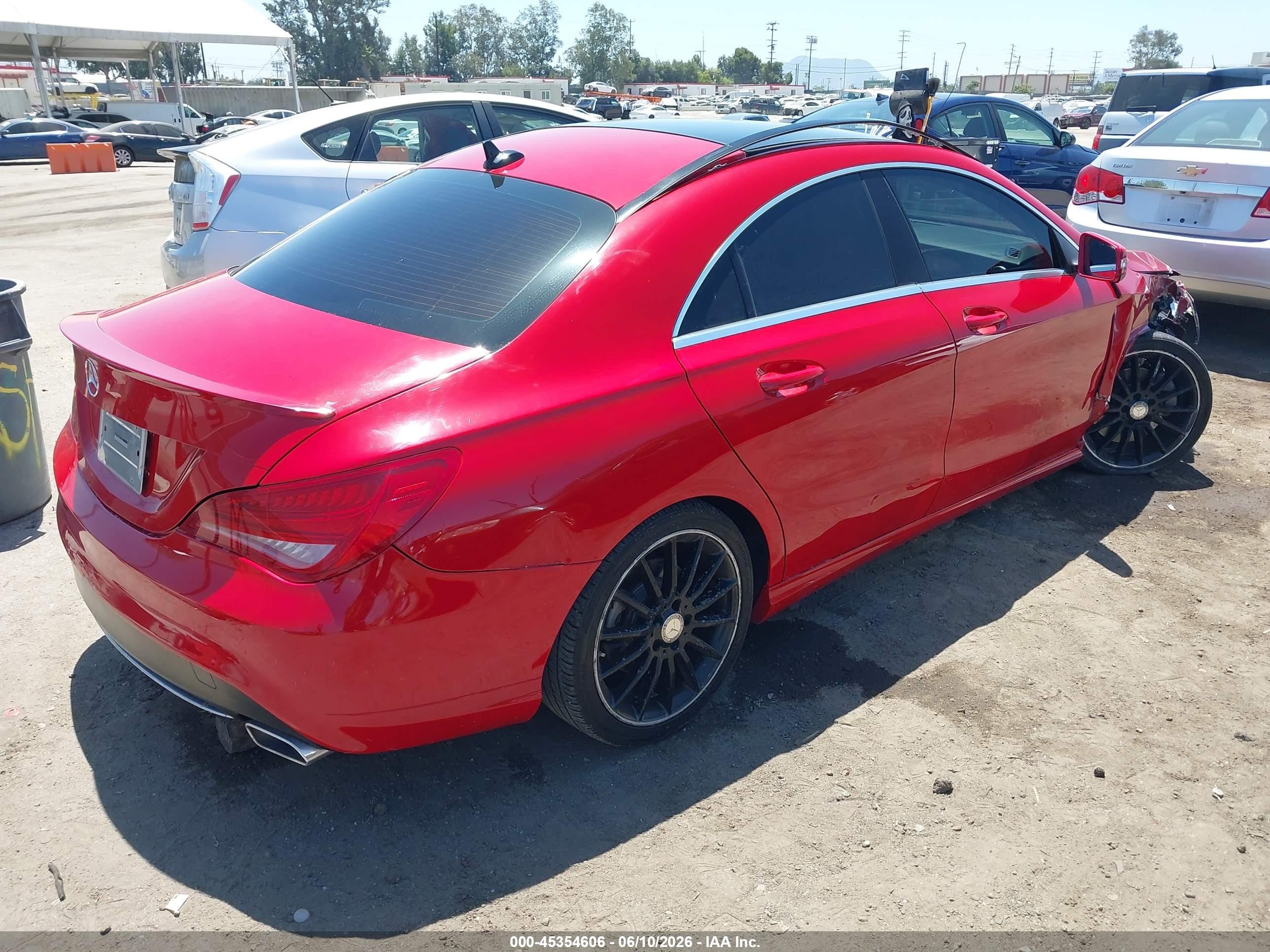 2014 Mercedes-benz Cla 250   Red vin: WDDSJ4EB9EN137204