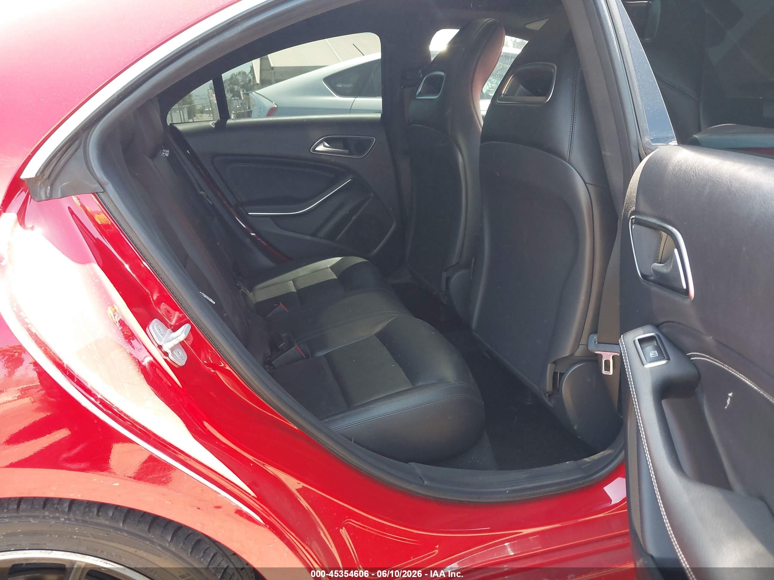 2014 Mercedes-benz Cla 250   Red vin: WDDSJ4EB9EN137204