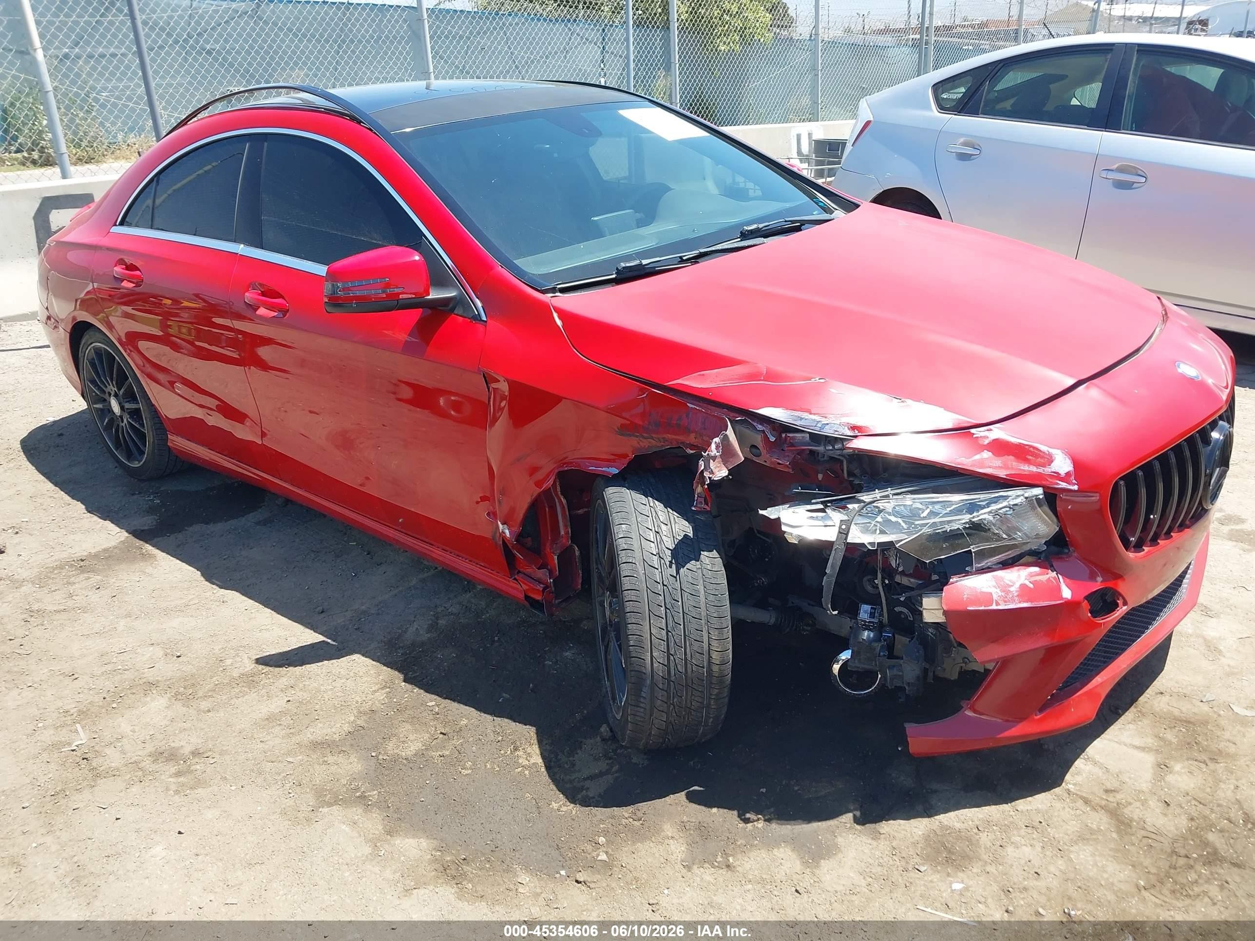 2014 Mercedes-benz Cla 250   Red vin: WDDSJ4EB9EN137204