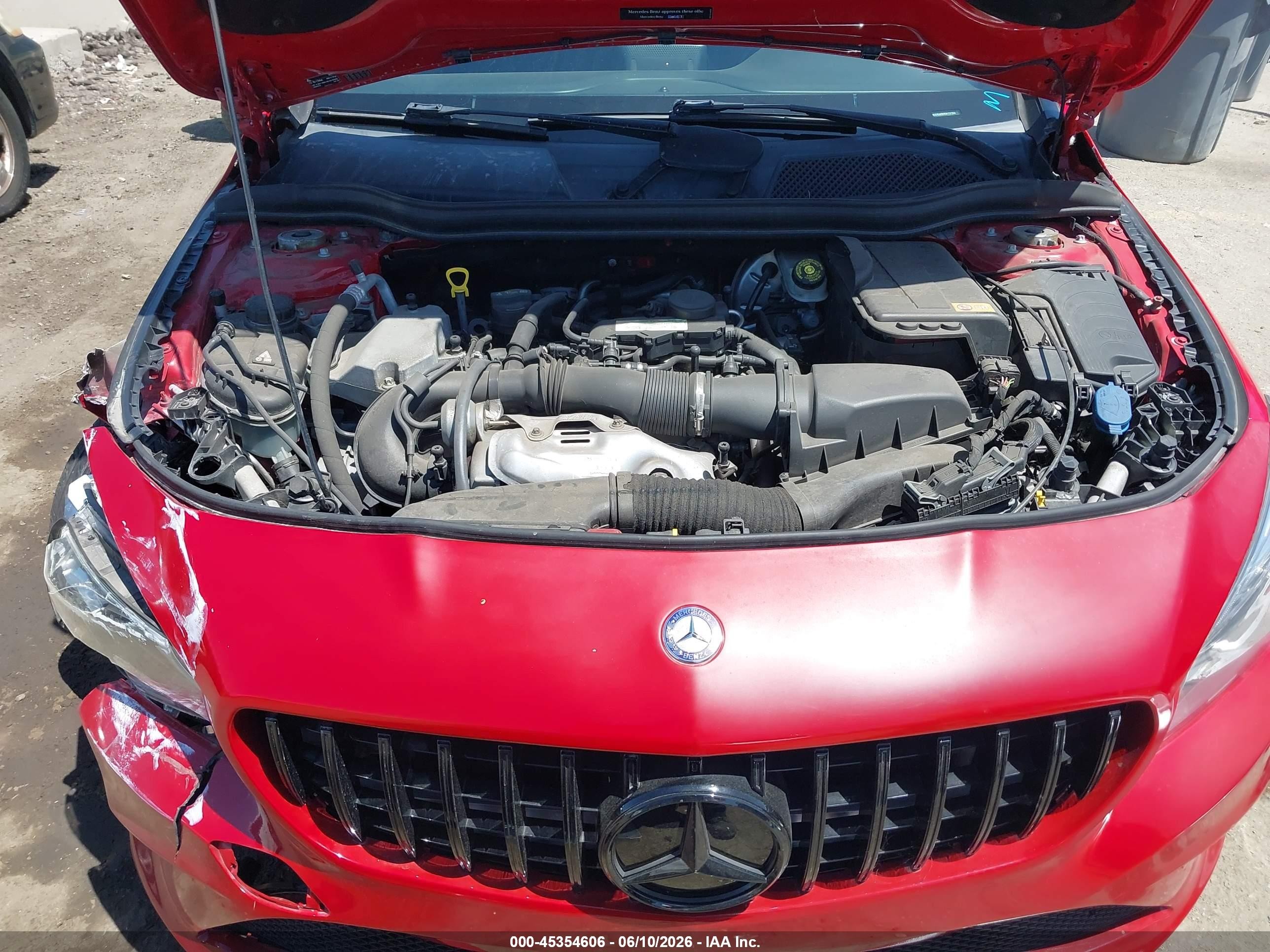 2014 Mercedes-benz Cla 250   Red vin: WDDSJ4EB9EN137204