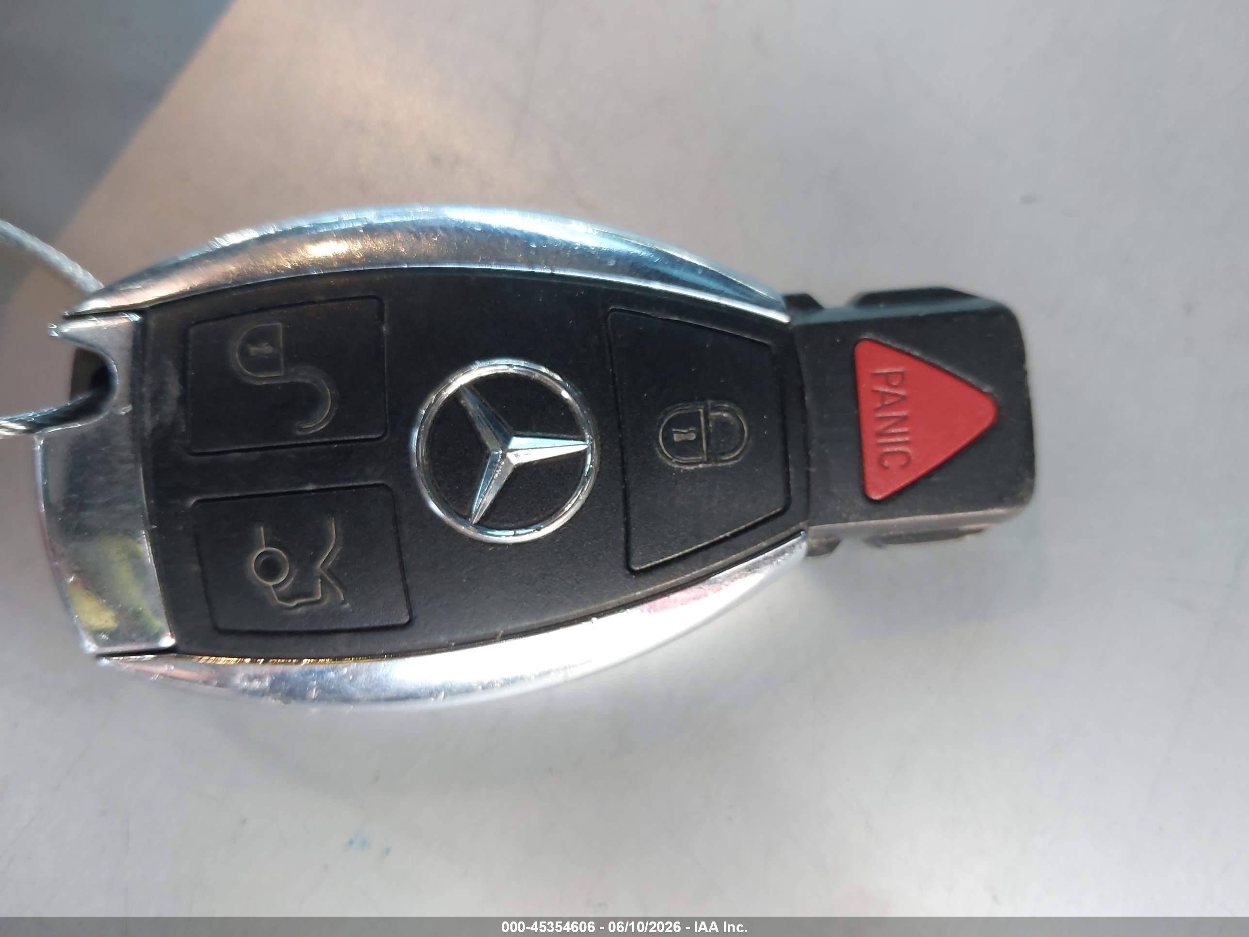2014 Mercedes-benz Cla 250   Red vin: WDDSJ4EB9EN137204