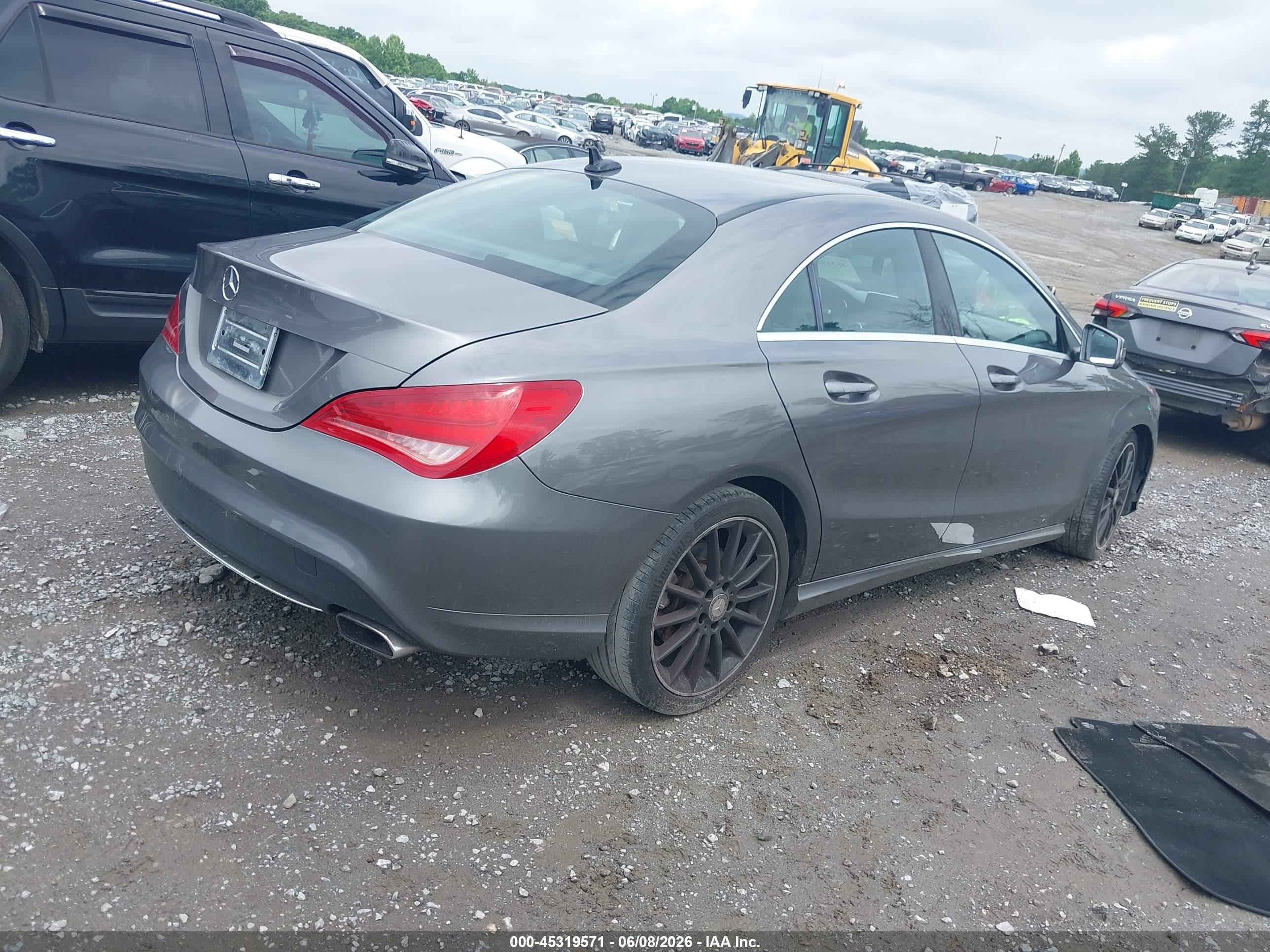 2014 Mercedes-benz Cla 250   Silver vin: WDDSJ4EB9EN156092