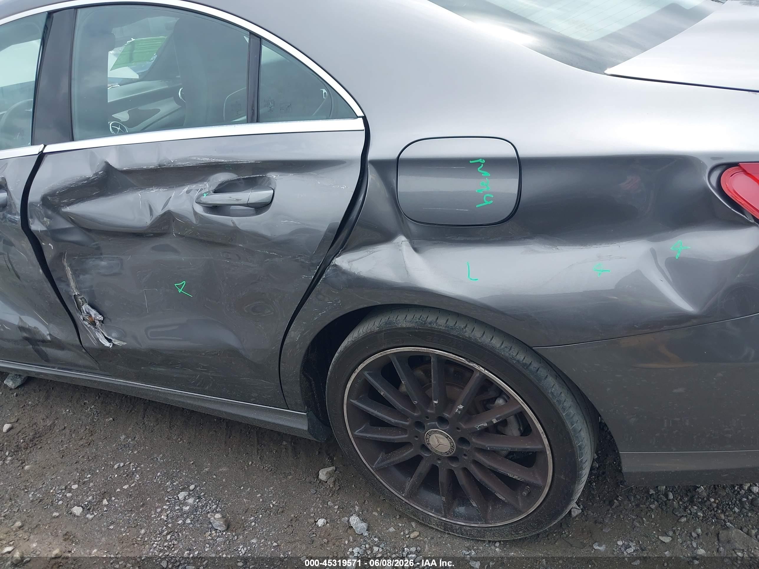2014 Mercedes-benz Cla 250   Silver vin: WDDSJ4EB9EN156092