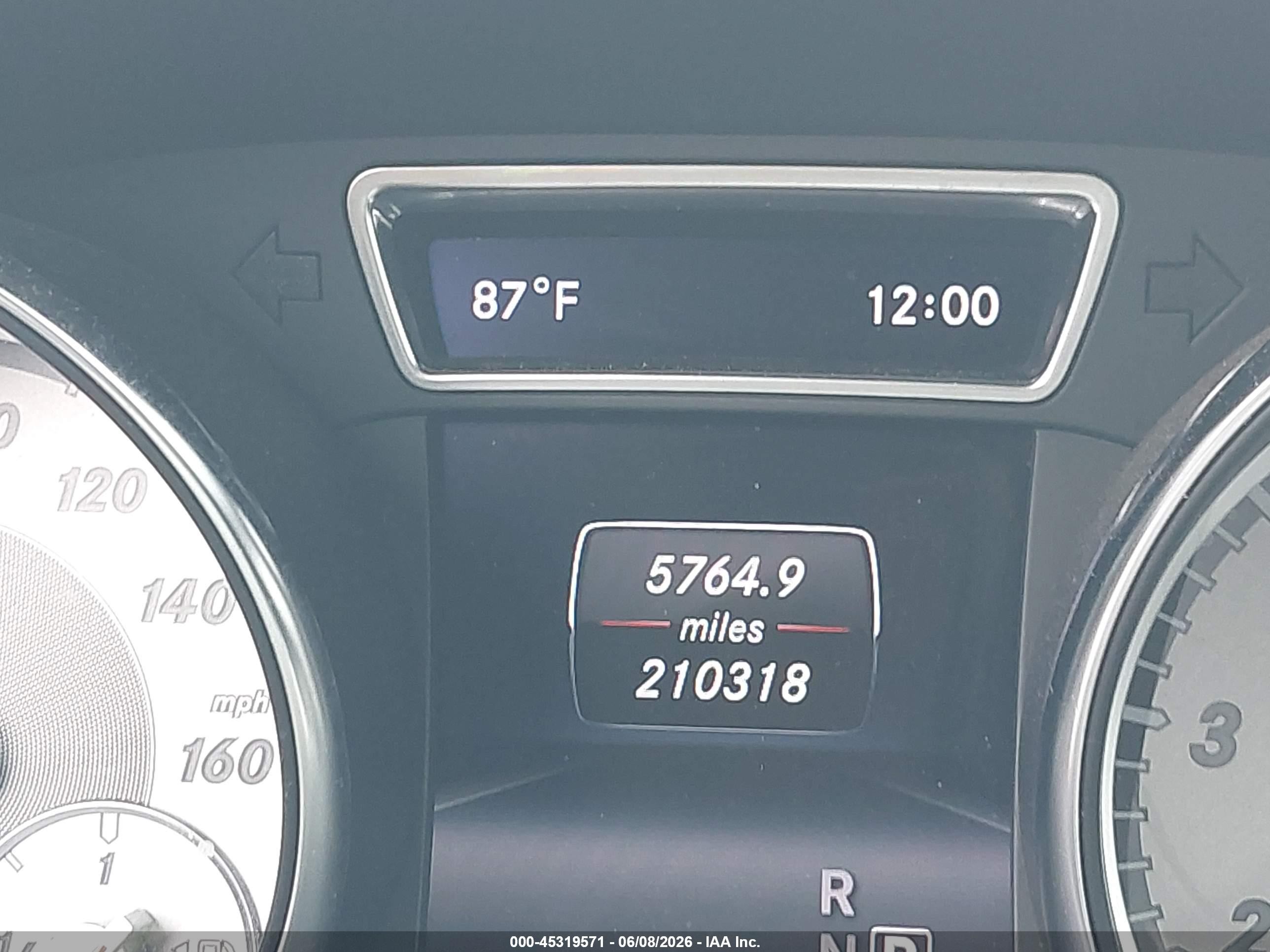 2014 Mercedes-benz Cla 250   Silver vin: WDDSJ4EB9EN156092