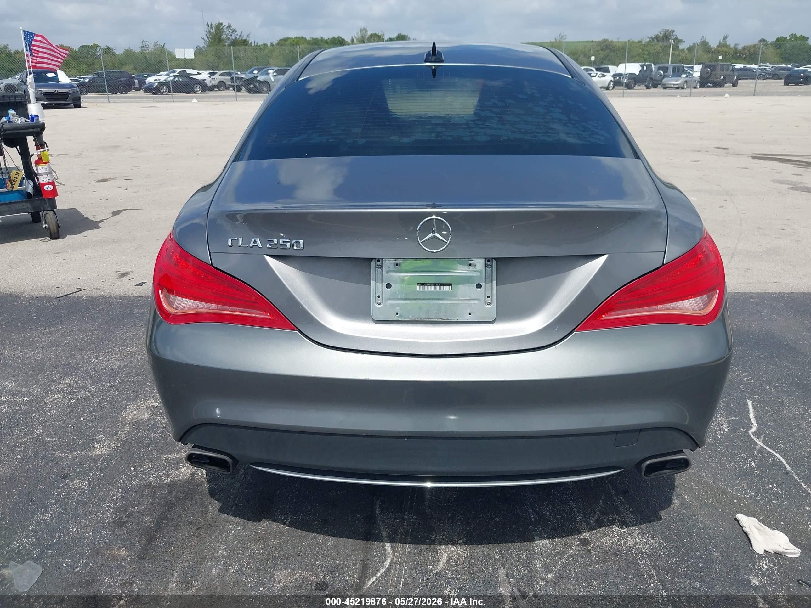 2014 Mercedes-benz Cla 250   Gray vin: WDDSJ4EB9EN157825