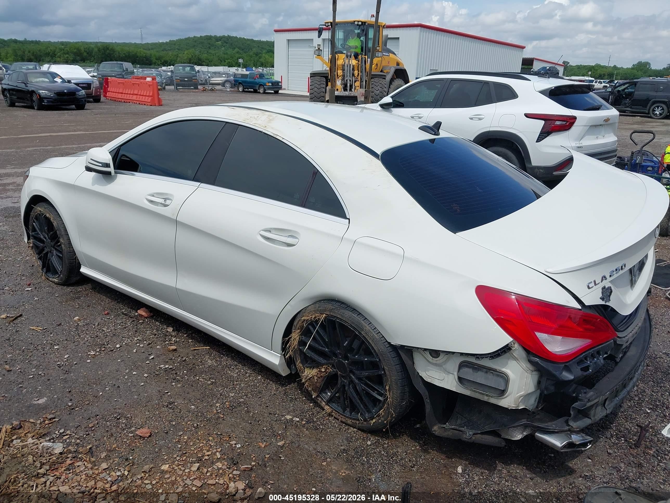 2015 Mercedes-benz Cla 250   White vin: WDDSJ4EB9FN219581