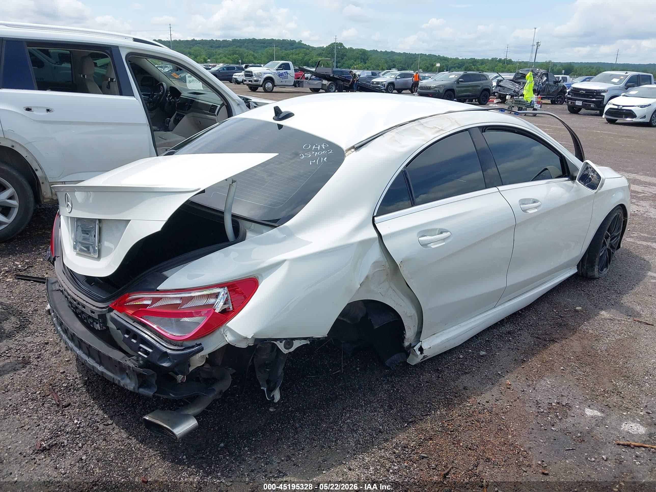 2015 Mercedes-benz Cla 250   White vin: WDDSJ4EB9FN219581