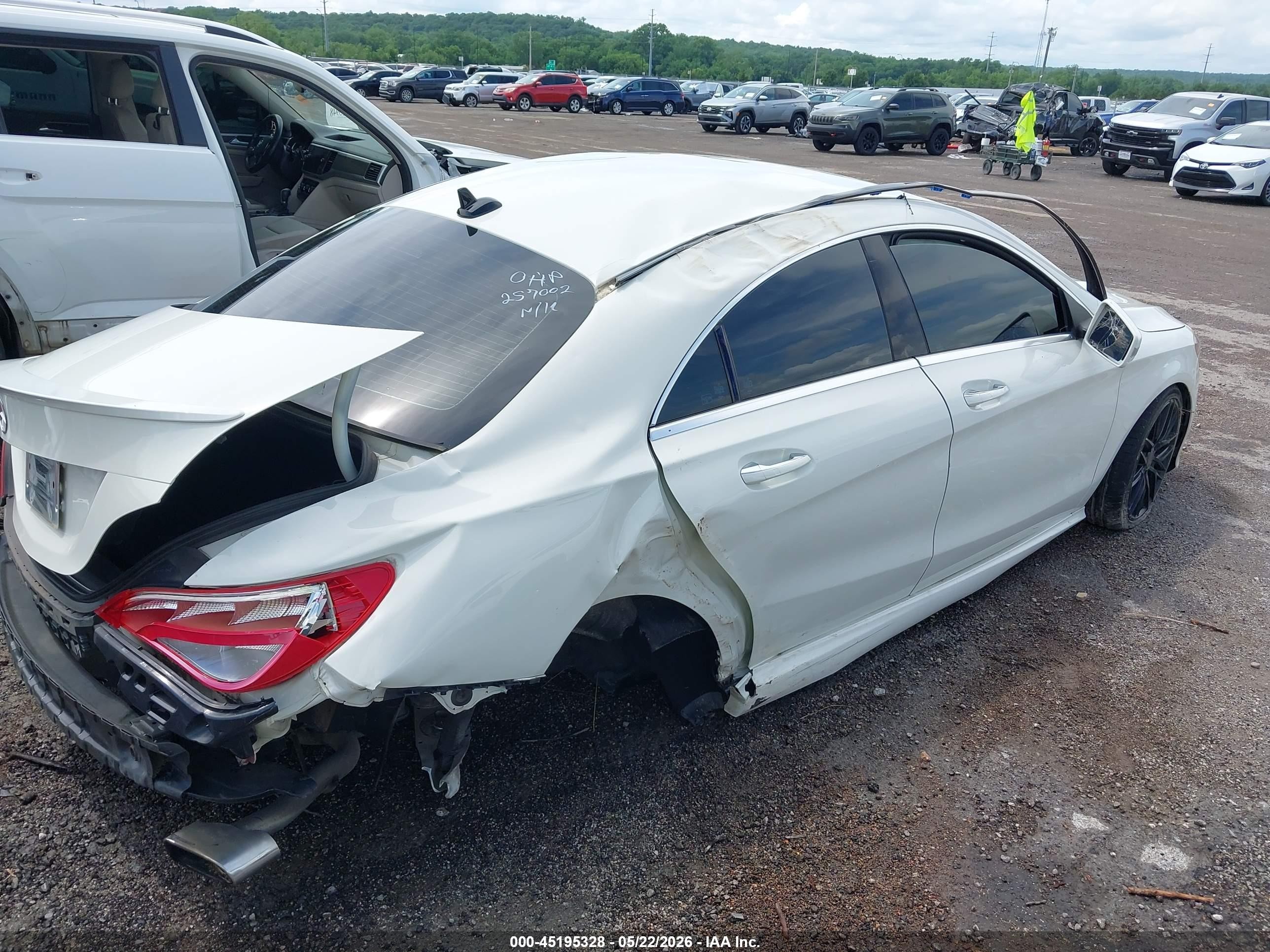 2015 Mercedes-benz Cla 250   White vin: WDDSJ4EB9FN219581