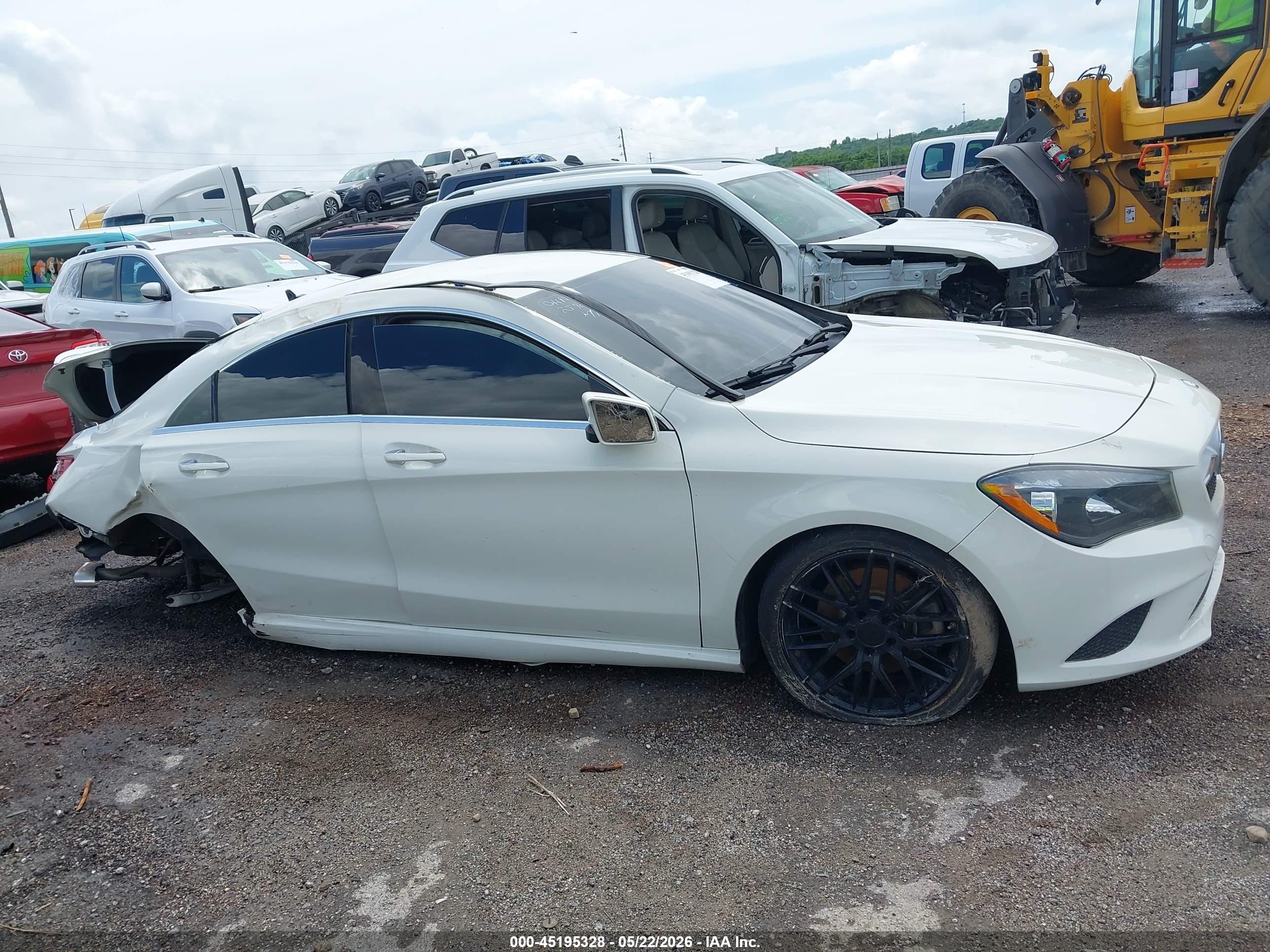 2015 Mercedes-benz Cla 250   White vin: WDDSJ4EB9FN219581
