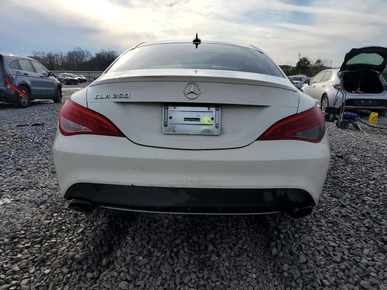 2015 Mercedes-benz Cla 250 White vin: WDDSJ4EB9FN246408