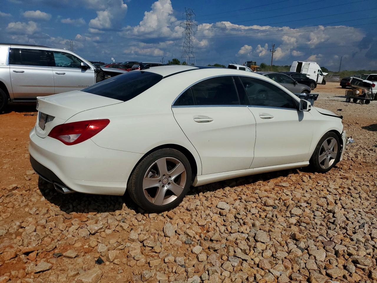 2015 Mercedes-benz Cla 250 White vin: WDDSJ4EB9FN246618