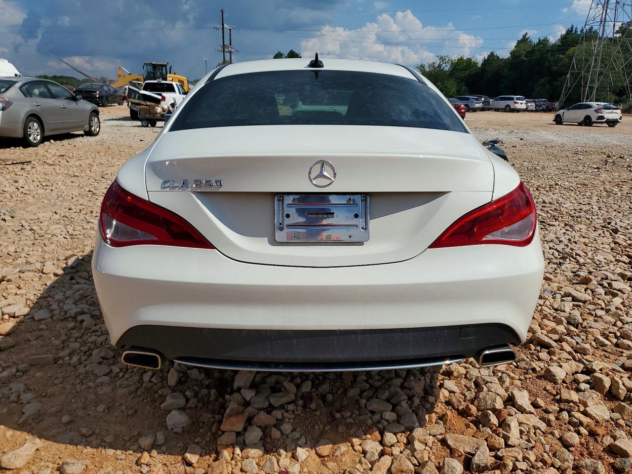 2015 Mercedes-benz Cla 250 White vin: WDDSJ4EB9FN246618