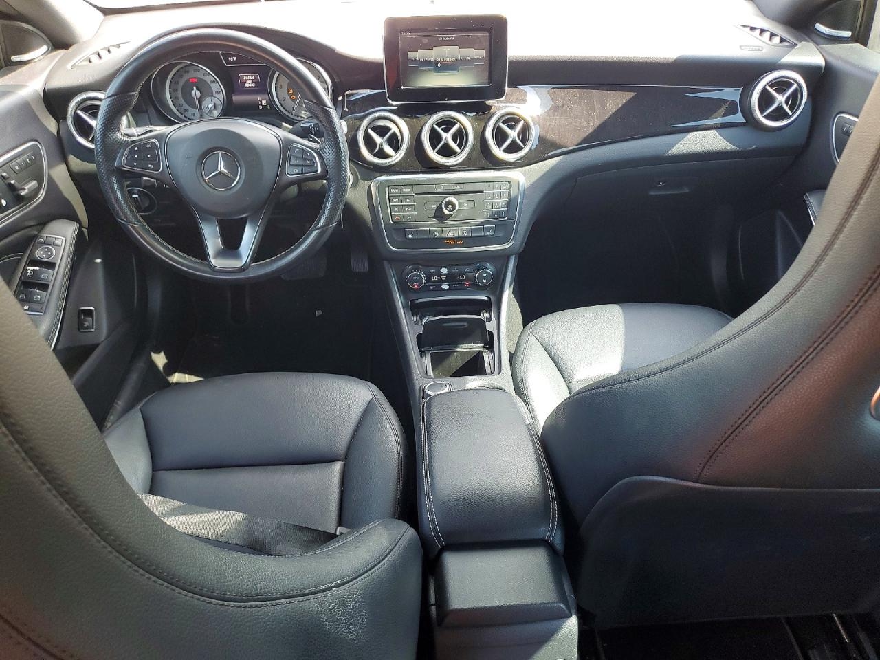 2015 Mercedes-benz Cla 250 White vin: WDDSJ4EB9FN246618