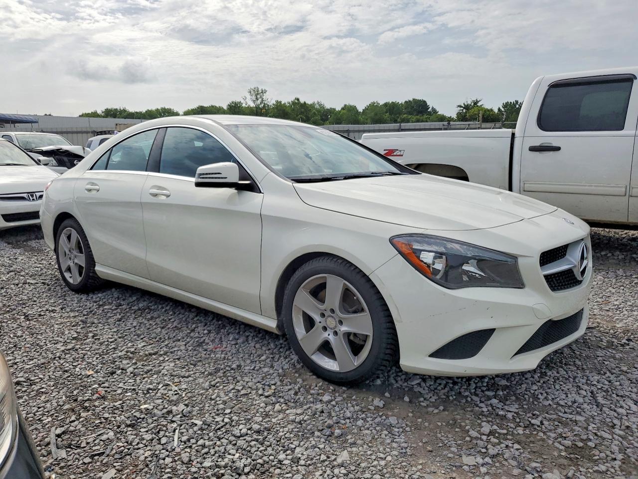 2015 Mercedes-benz Cla 250 White vin: WDDSJ4EB9FN279067