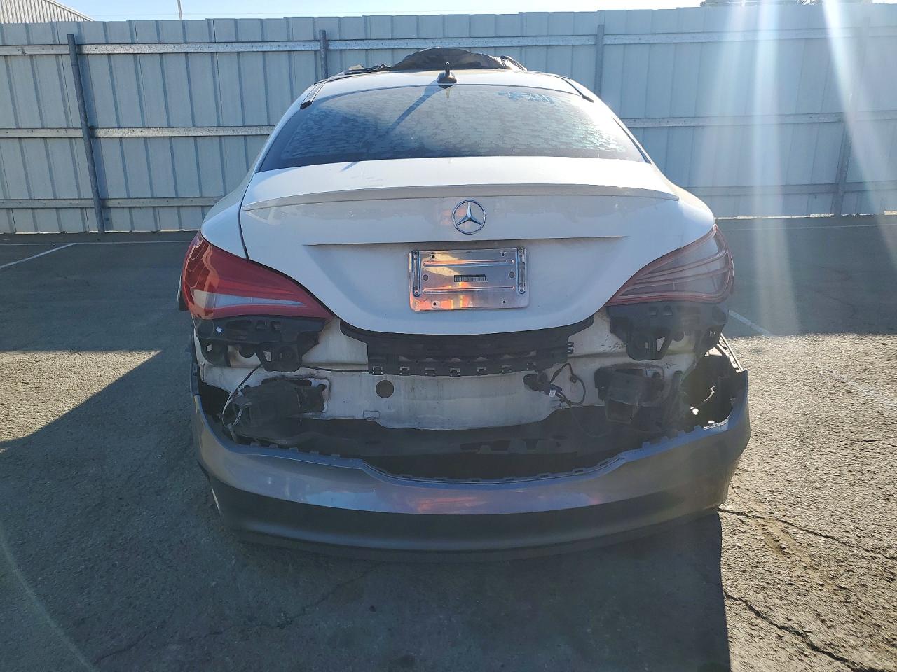 2015 Mercedes-benz Cla 250 Белый vin: WDDSJ4EB9FN284429