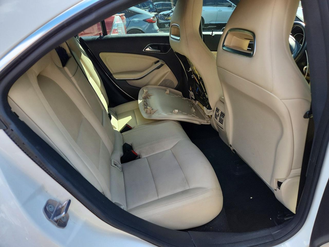 2019 Mercedes-benz Cla 250 White vin: WDDSJ4EB9KN762276