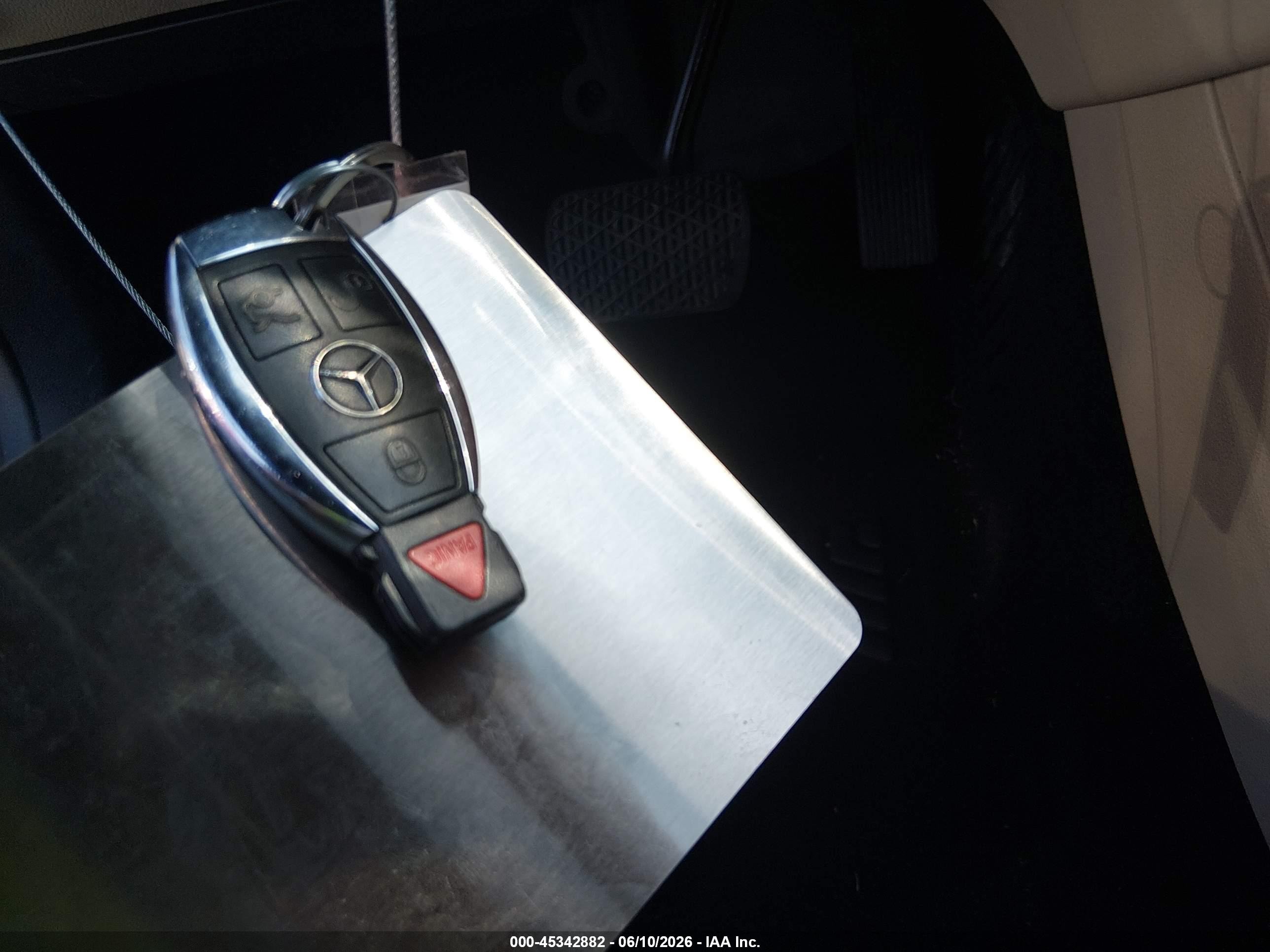 2014 Mercedes-benz Cla 250   Blue vin: WDDSJ4EBXEN036012