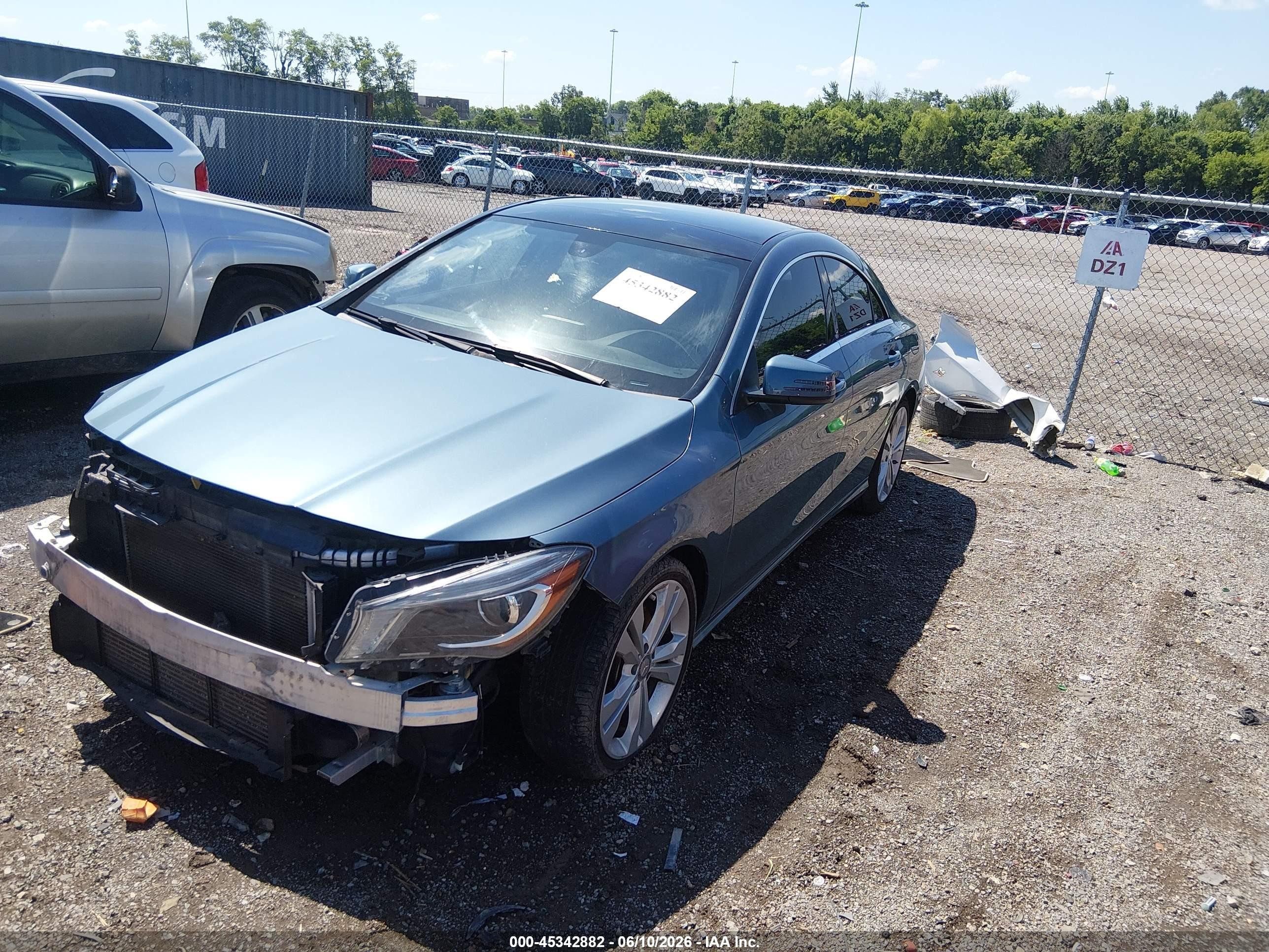2014 Mercedes-benz Cla 250   Blue vin: WDDSJ4EBXEN036012