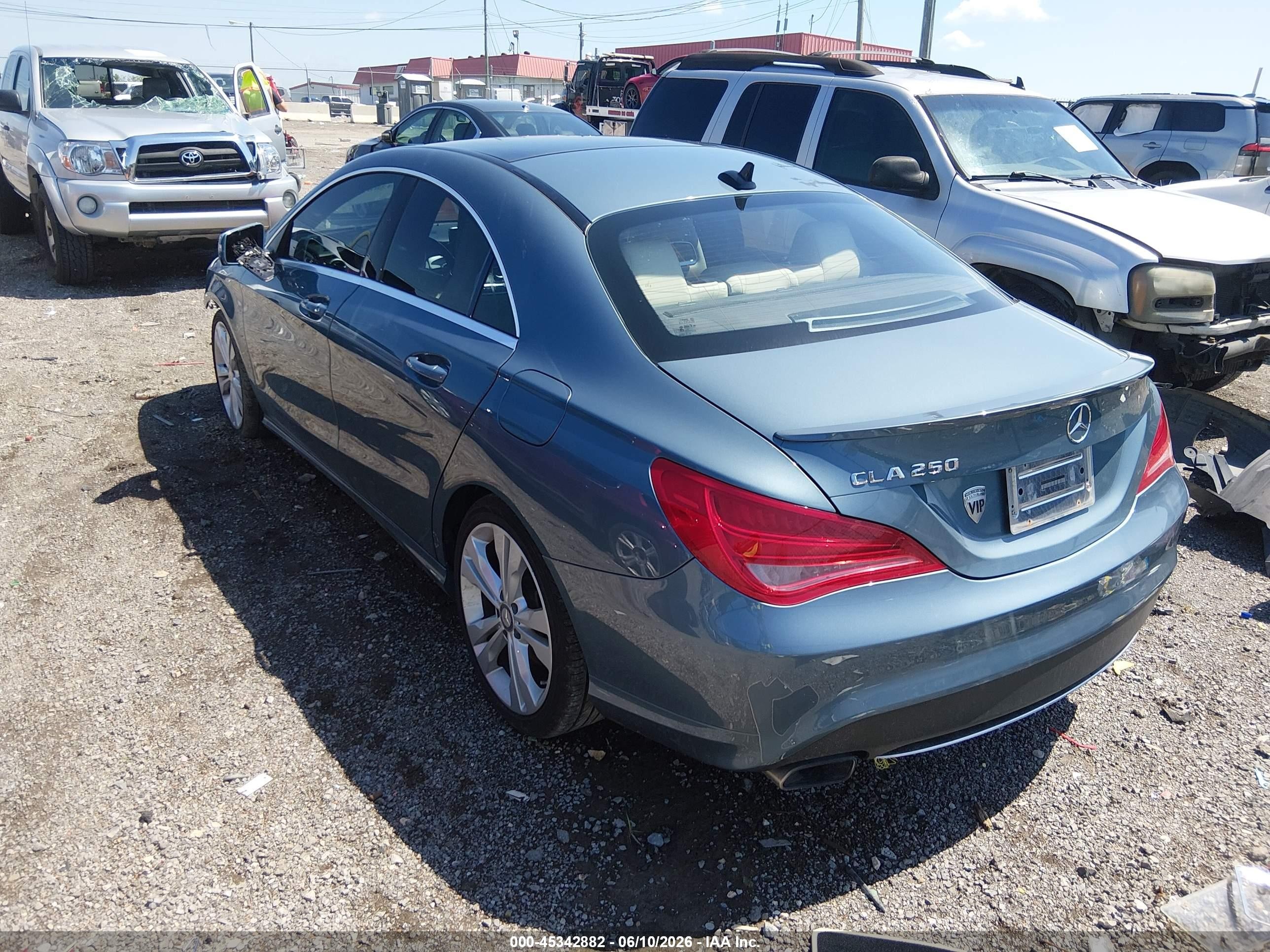 2014 Mercedes-benz Cla 250   Blue vin: WDDSJ4EBXEN036012