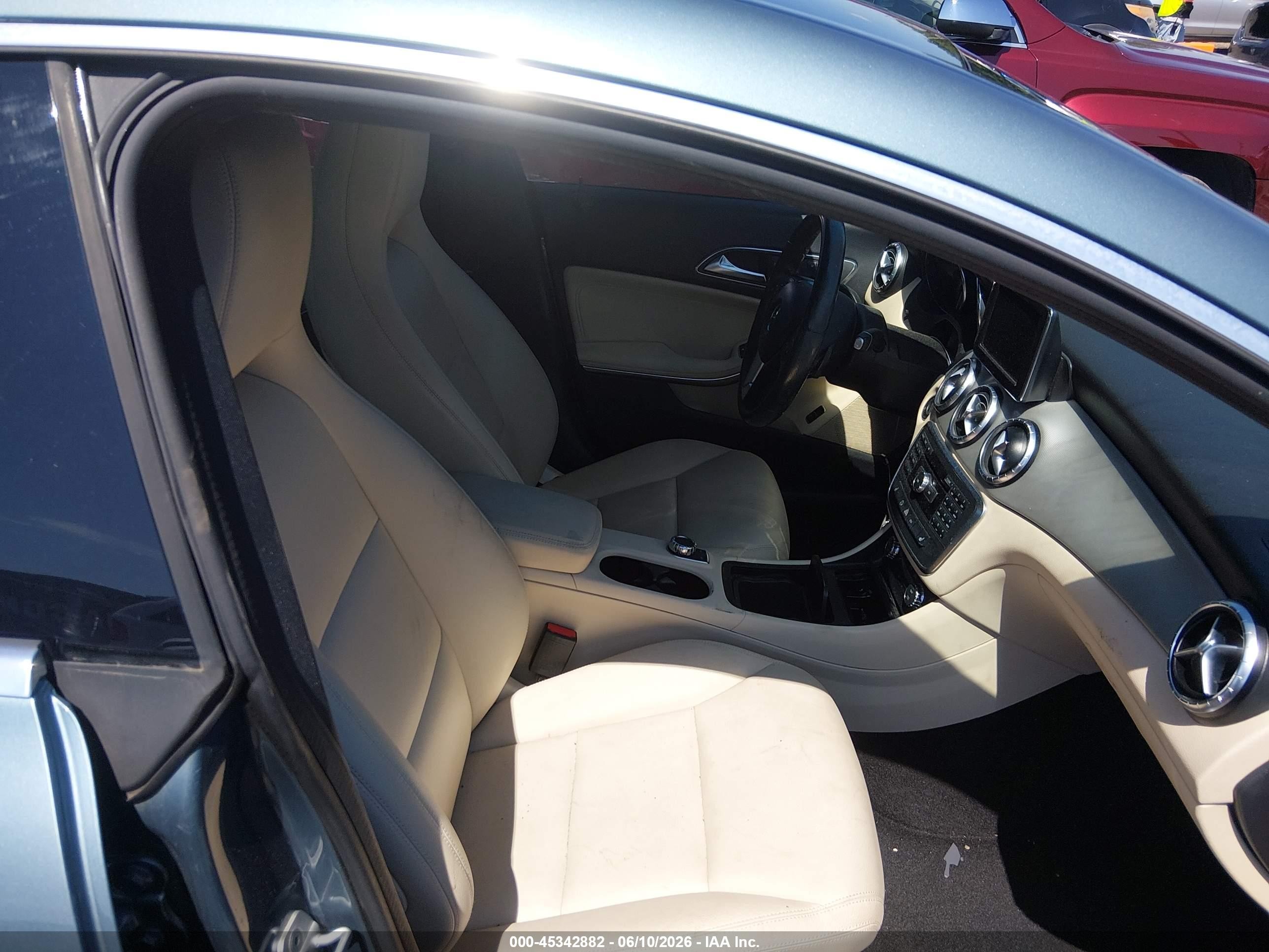 2014 Mercedes-benz Cla 250   Blue vin: WDDSJ4EBXEN036012