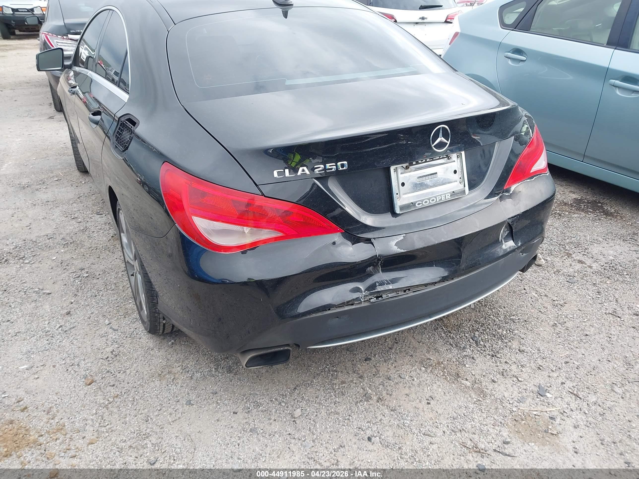 2014 Mercedes-benz Cla 250   Black vin: WDDSJ4EBXEN038150