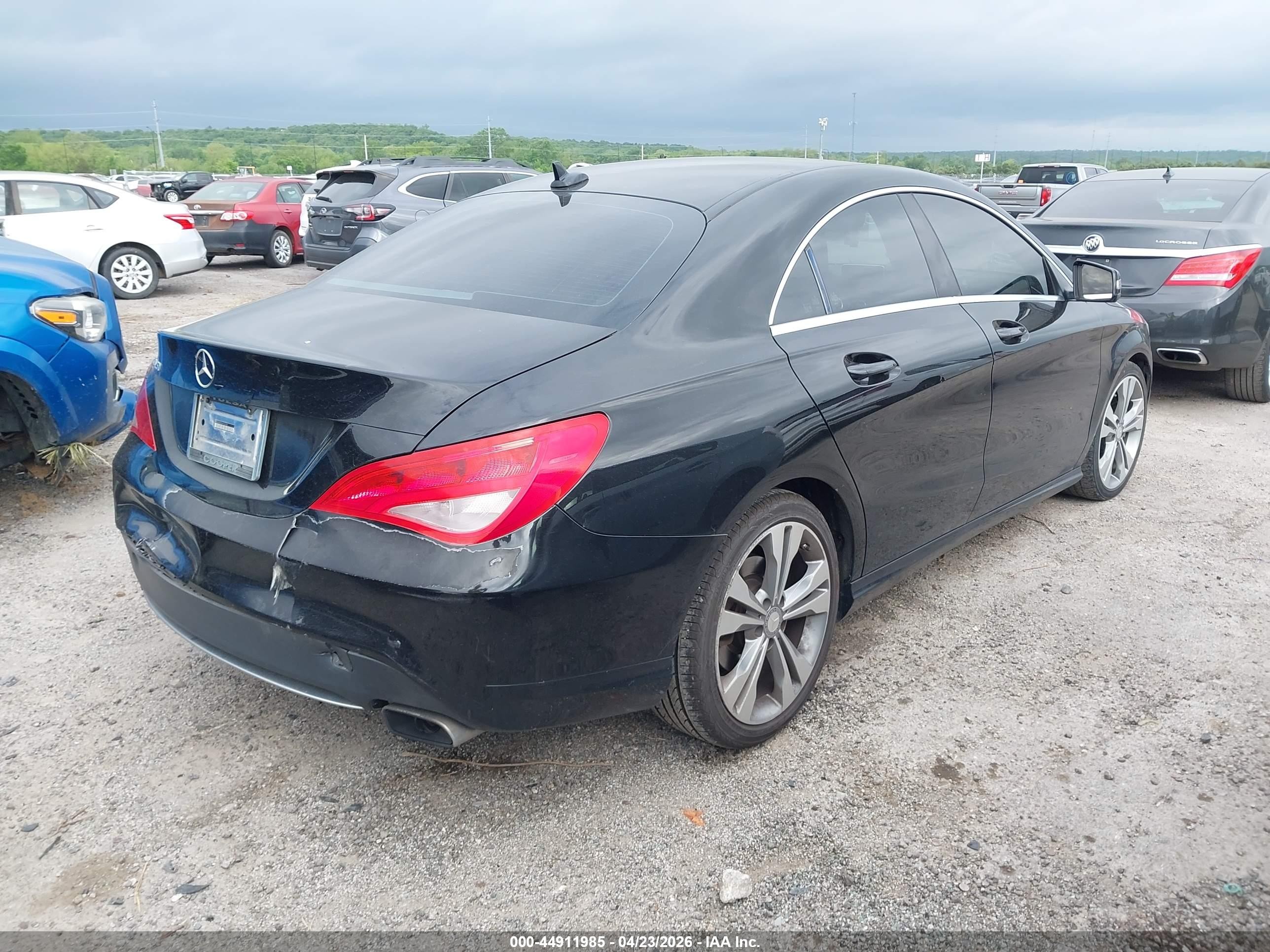 2014 Mercedes-benz Cla 250   Black vin: WDDSJ4EBXEN038150