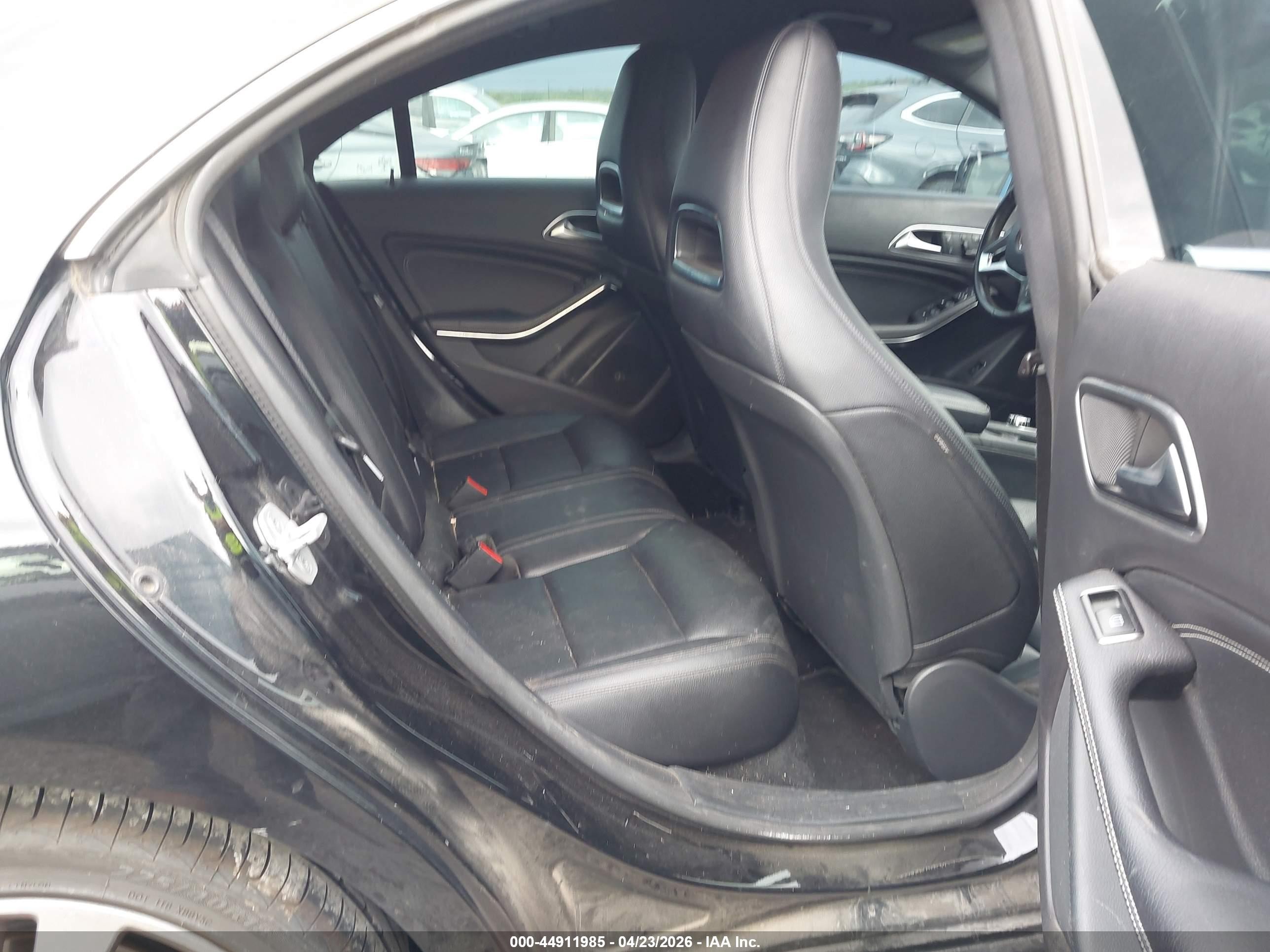 2014 Mercedes-benz Cla 250   Black vin: WDDSJ4EBXEN038150