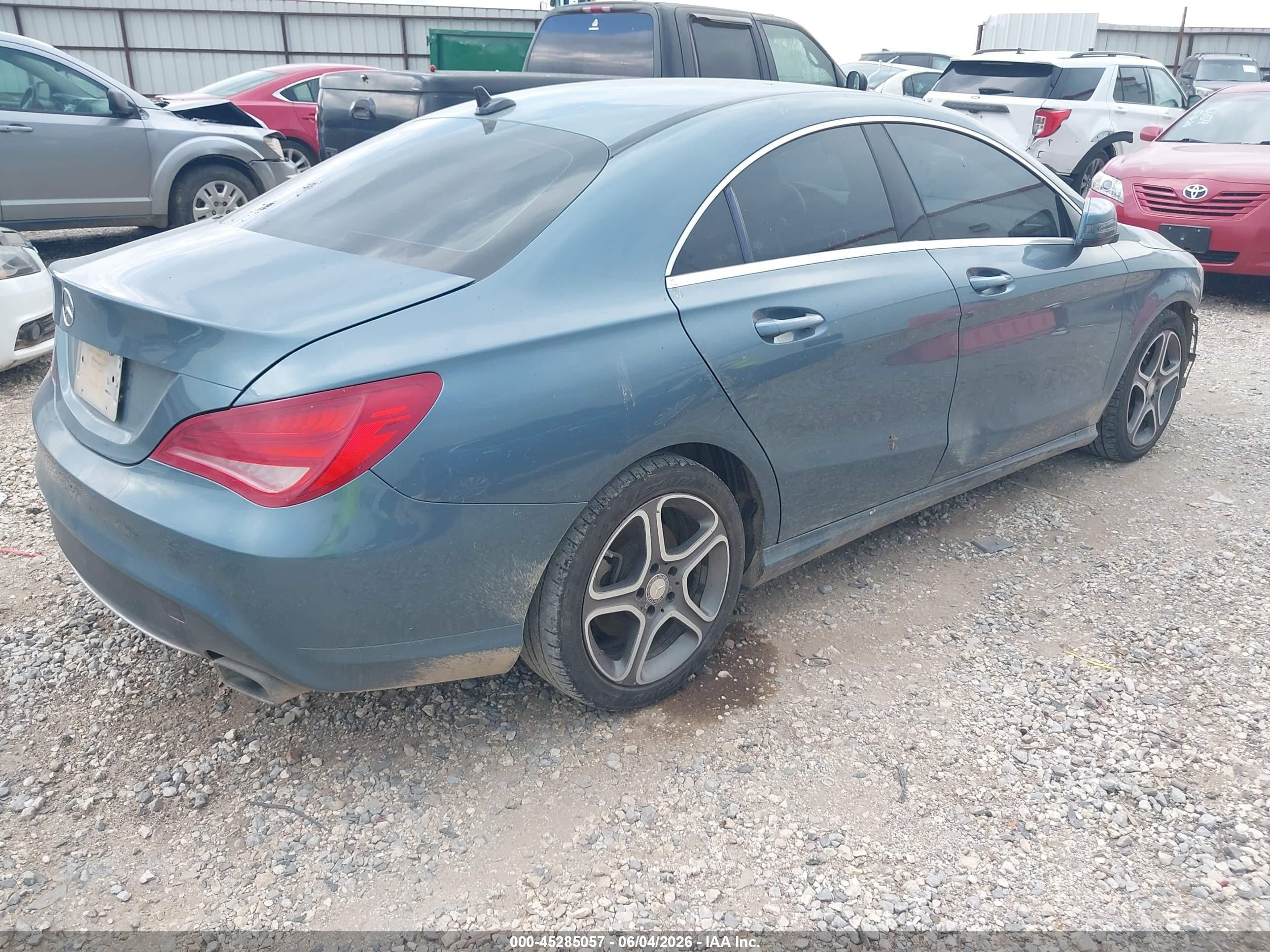 2014 Mercedes-benz Cla 250   Blue vin: WDDSJ4EBXEN047589