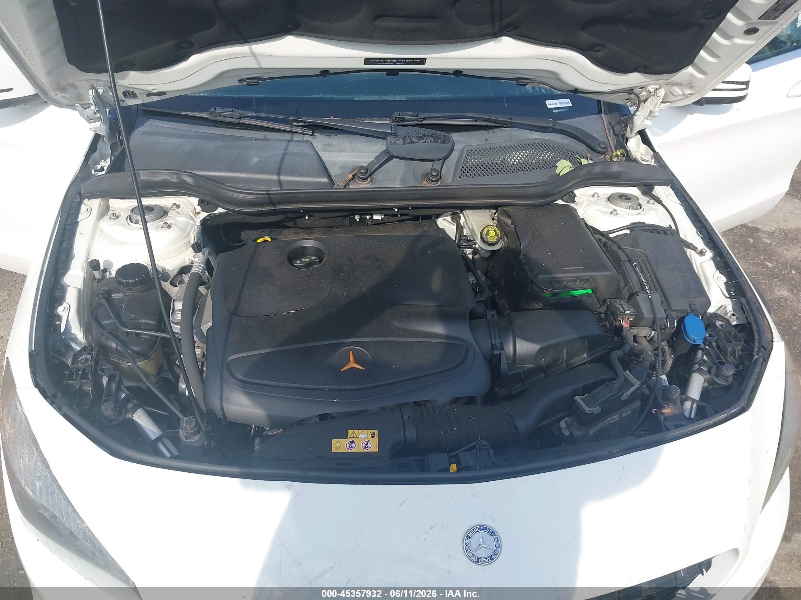 2014 Mercedes-benz Cla 250 White vin: WDDSJ4EBXEN048418
