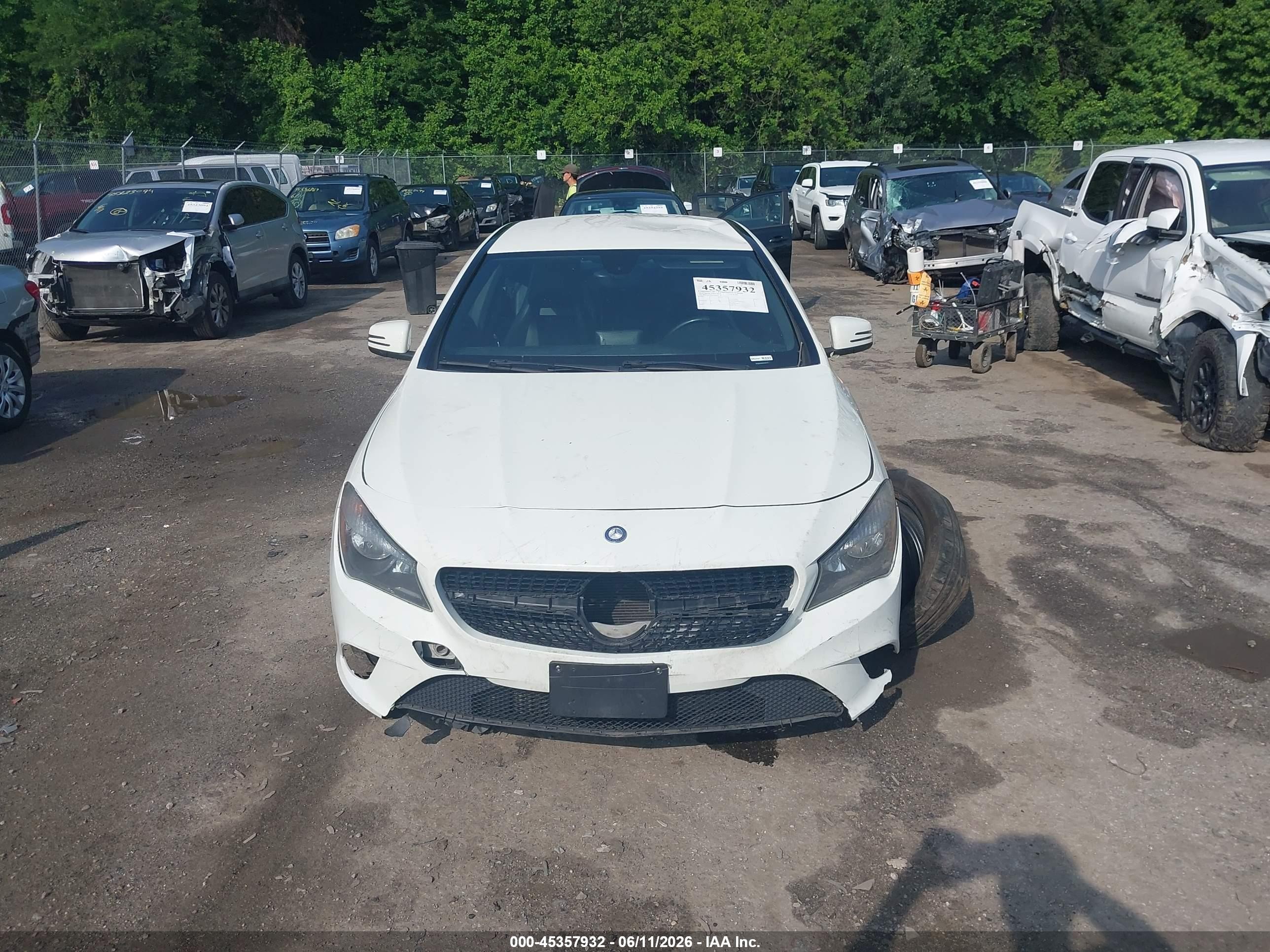 2014 Mercedes-benz Cla 250 White vin: WDDSJ4EBXEN048418