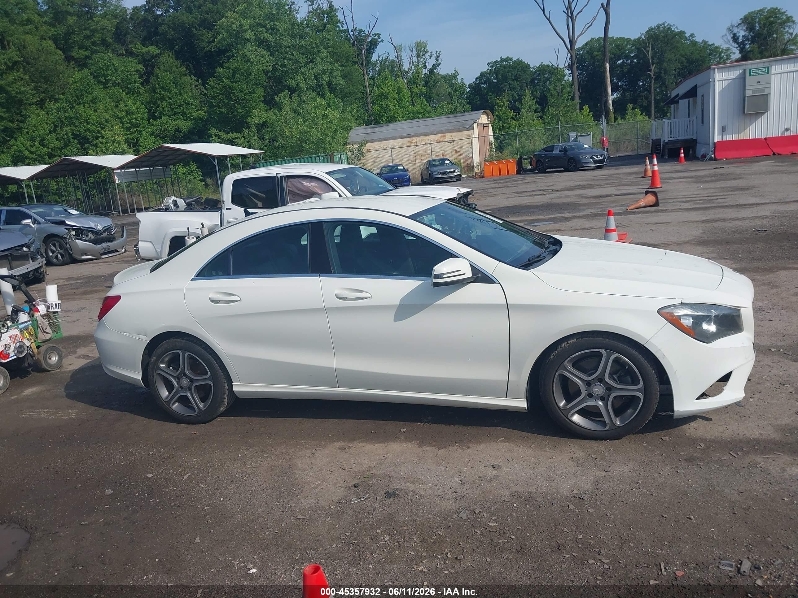 2014 Mercedes-benz Cla 250 White vin: WDDSJ4EBXEN048418