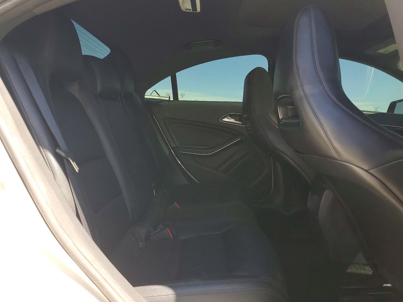 2014 Mercedes-benz Cla 250 White vin: WDDSJ4EBXEN063596