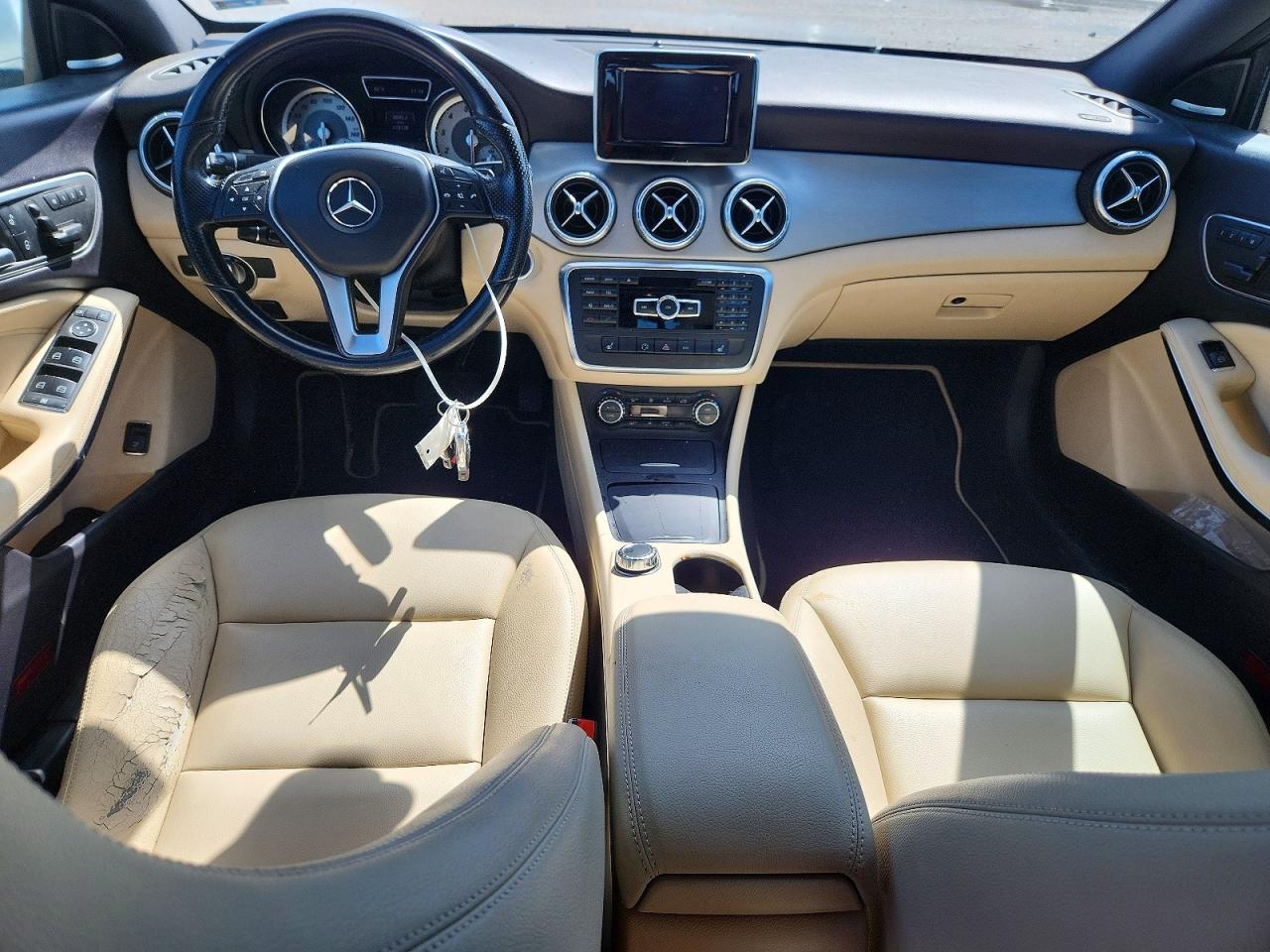 2014 Mercedes-benz Cla 250 Silver vin: WDDSJ4EBXEN066711
