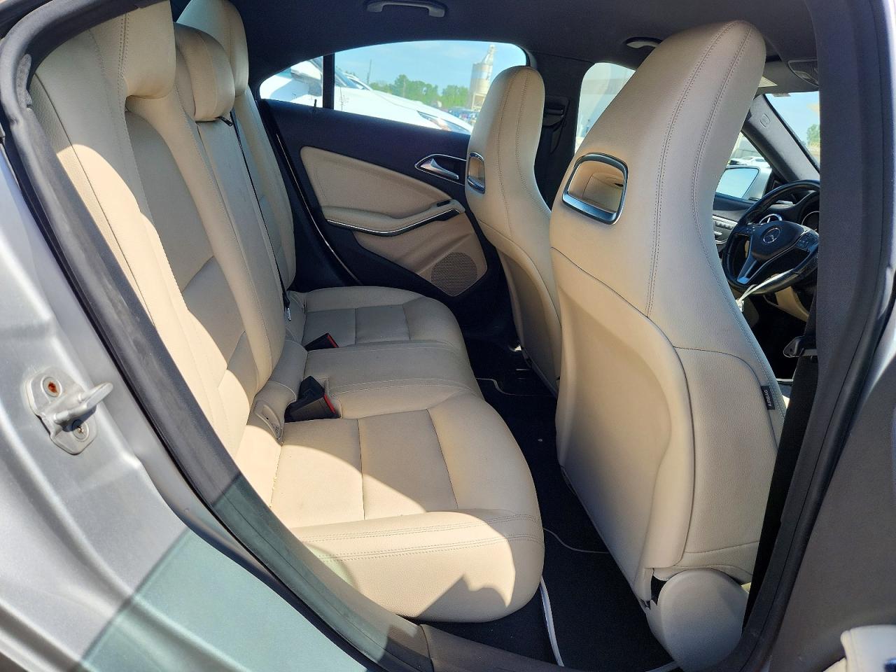 2014 Mercedes-benz Cla 250 Silver vin: WDDSJ4EBXEN066711