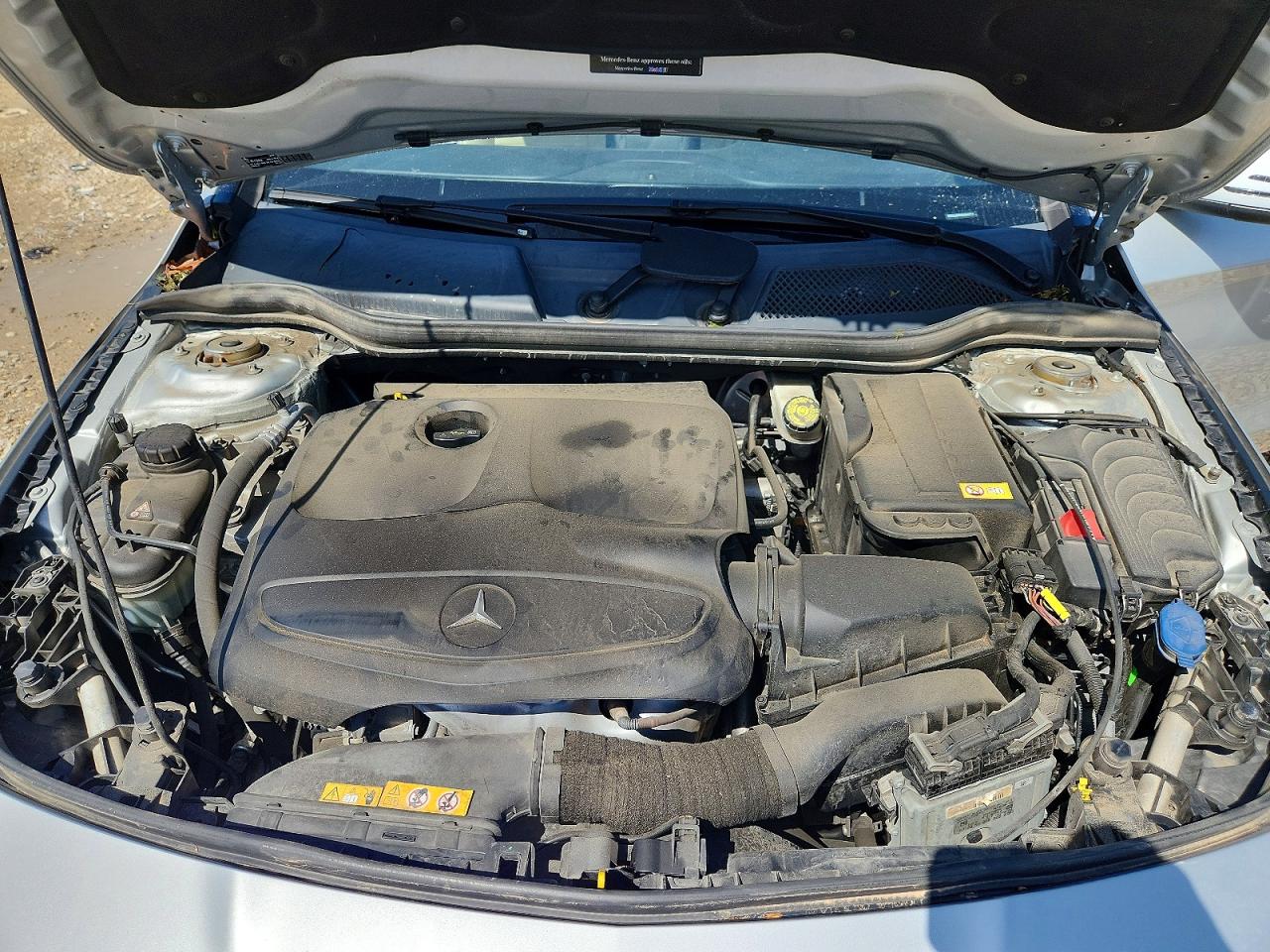 2014 Mercedes-benz Cla 250 Silver vin: WDDSJ4EBXEN066711