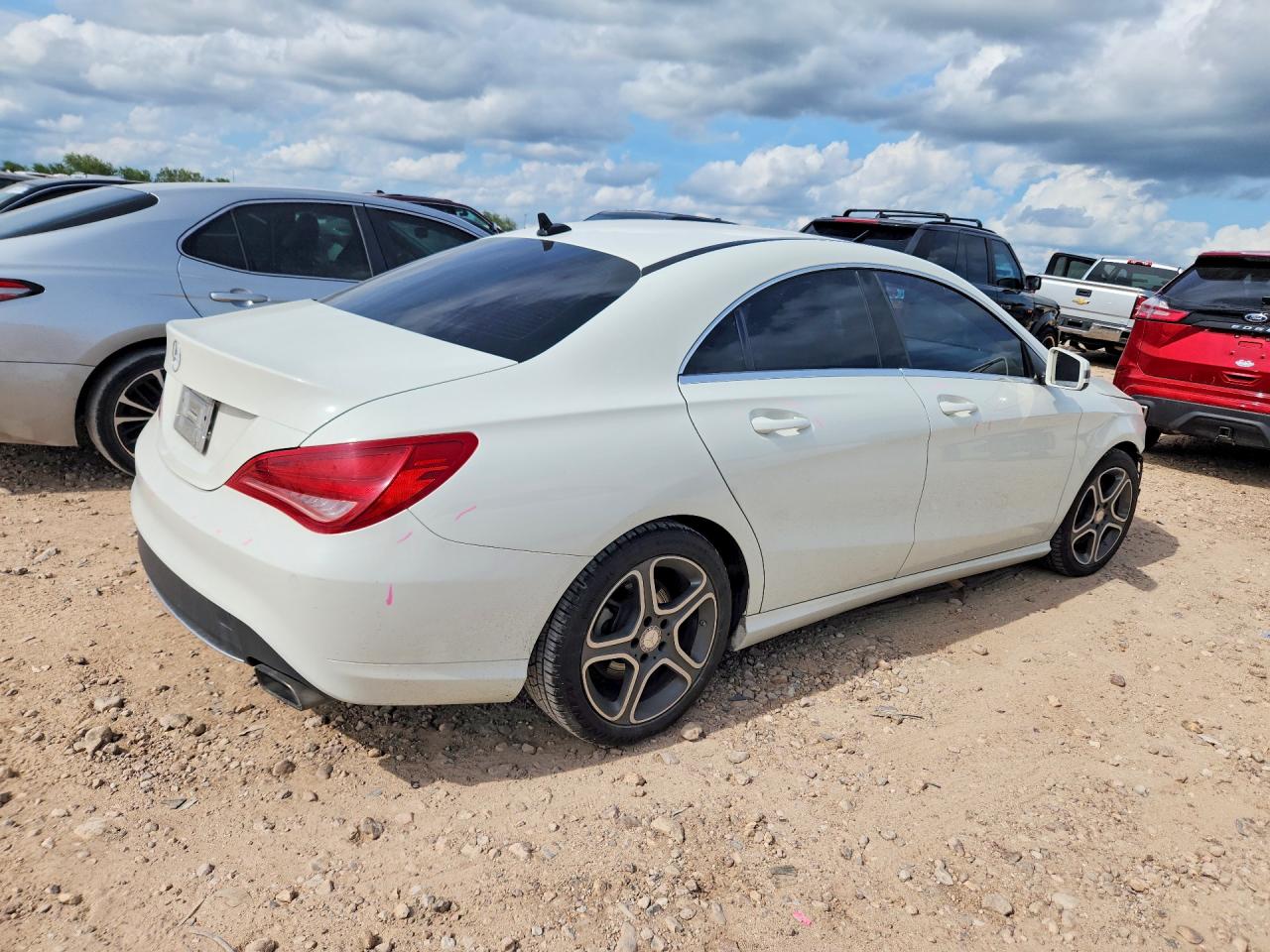 2014 Mercedes-benz Cla 250 White vin: WDDSJ4EBXEN107757
